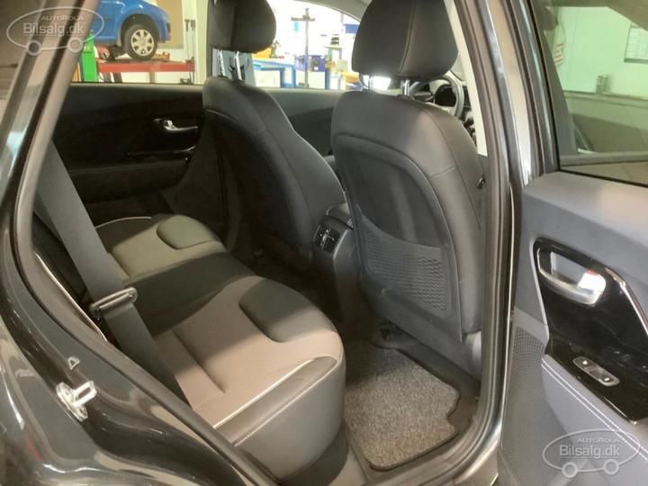 Photo 17 VIN: KNACC81GFN5117331 - KIA NIRO SUV 