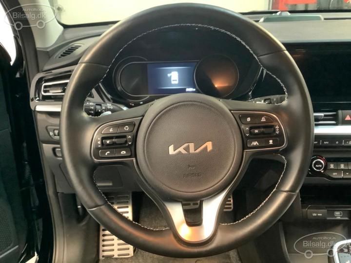 Photo 13 VIN: KNACC81GFN5118745 - KIA NIRO SUV 