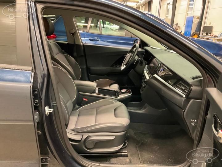 Photo 17 VIN: KNACC81GFN5123299 - KIA NIRO SUV 