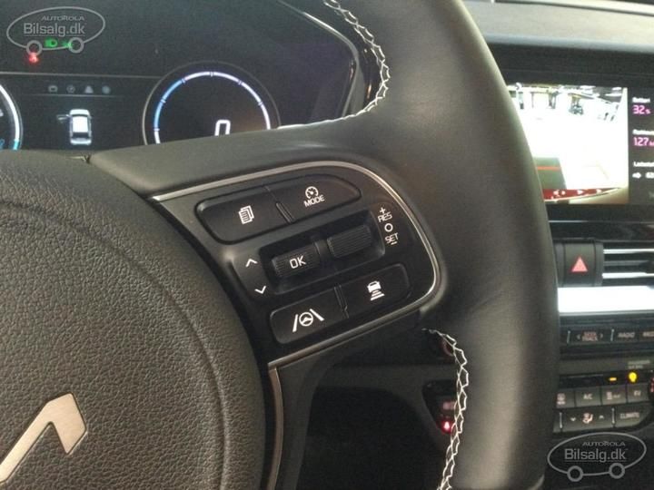 Photo 11 VIN: KNACC81GFN5123942 - KIA NIRO SUV 