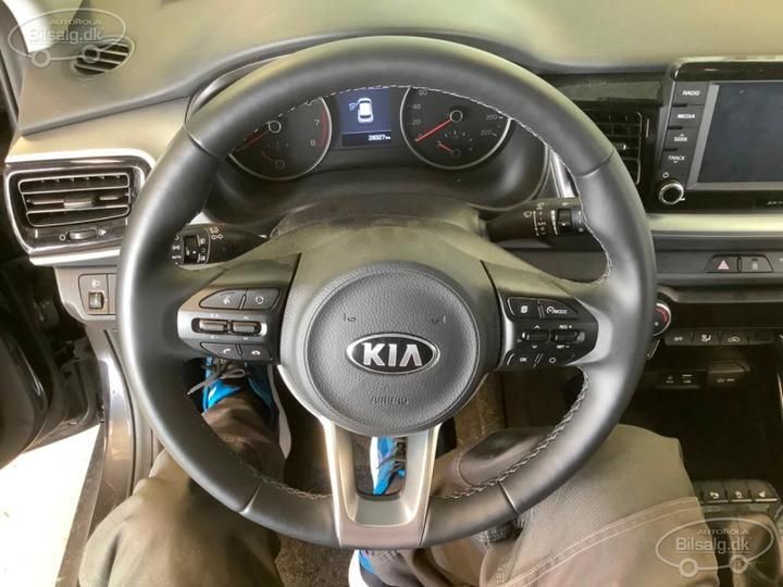 Photo 10 VIN: KNAD6811GL6442209 - KIA STONIC SUV 