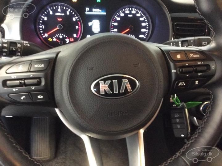 Photo 3 VIN: KNADA817GM6544916 - KIA STONIC SUV 