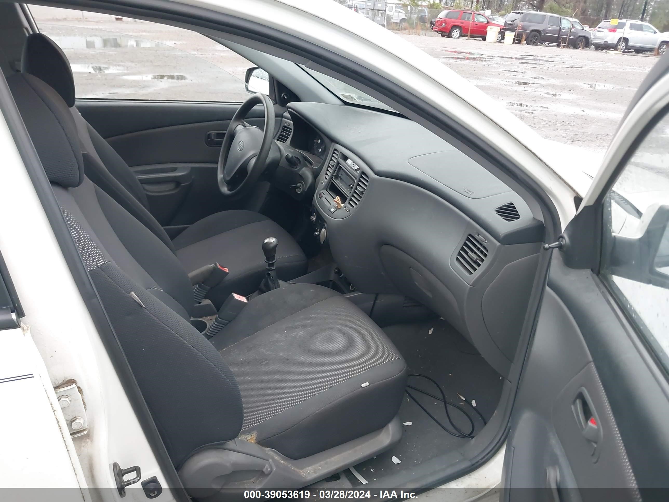 Photo 4 VIN: KNADE123066150967 - KIA RIO 