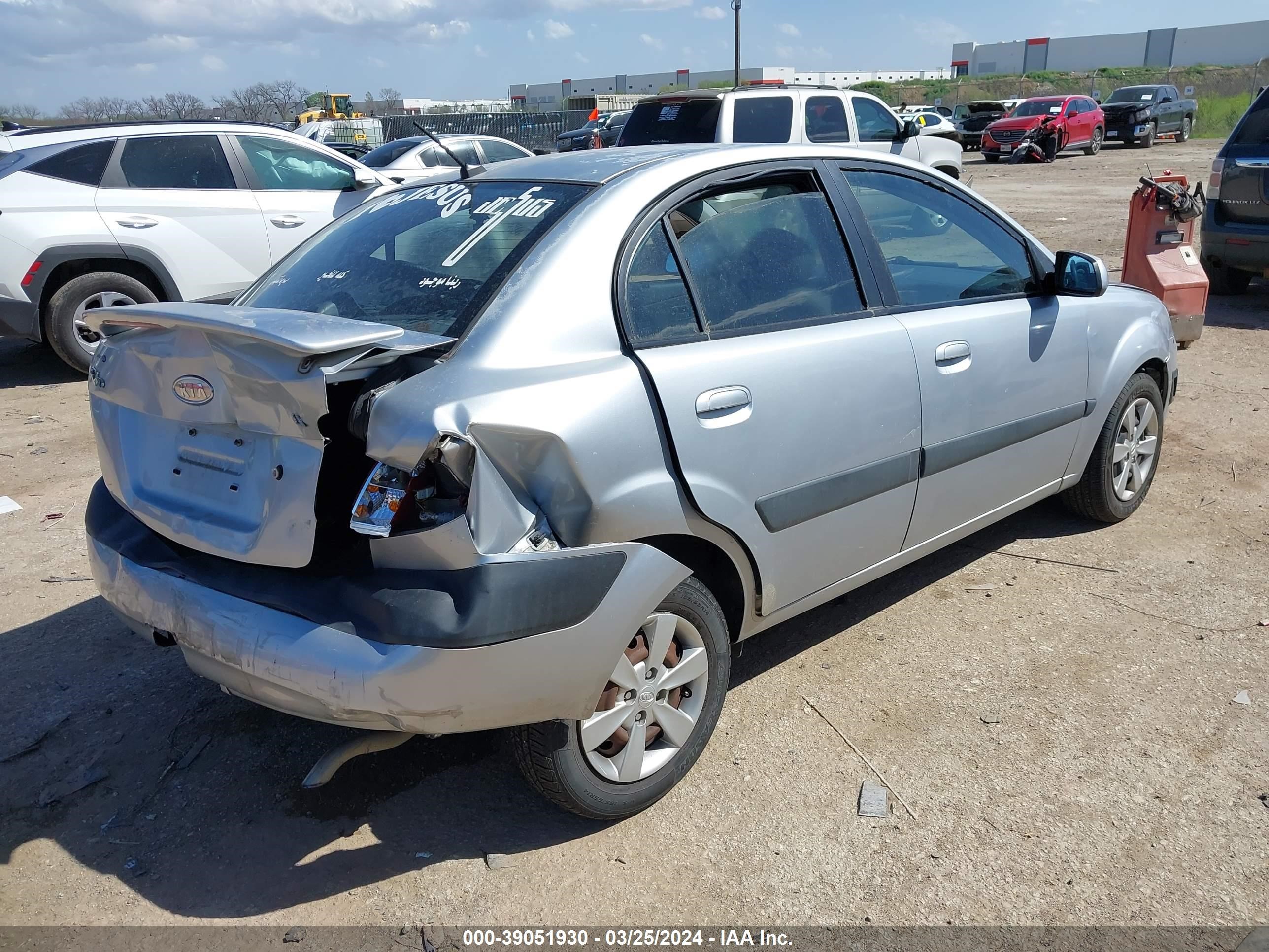 Photo 3 VIN: KNADE123086378972 - KIA RIO 