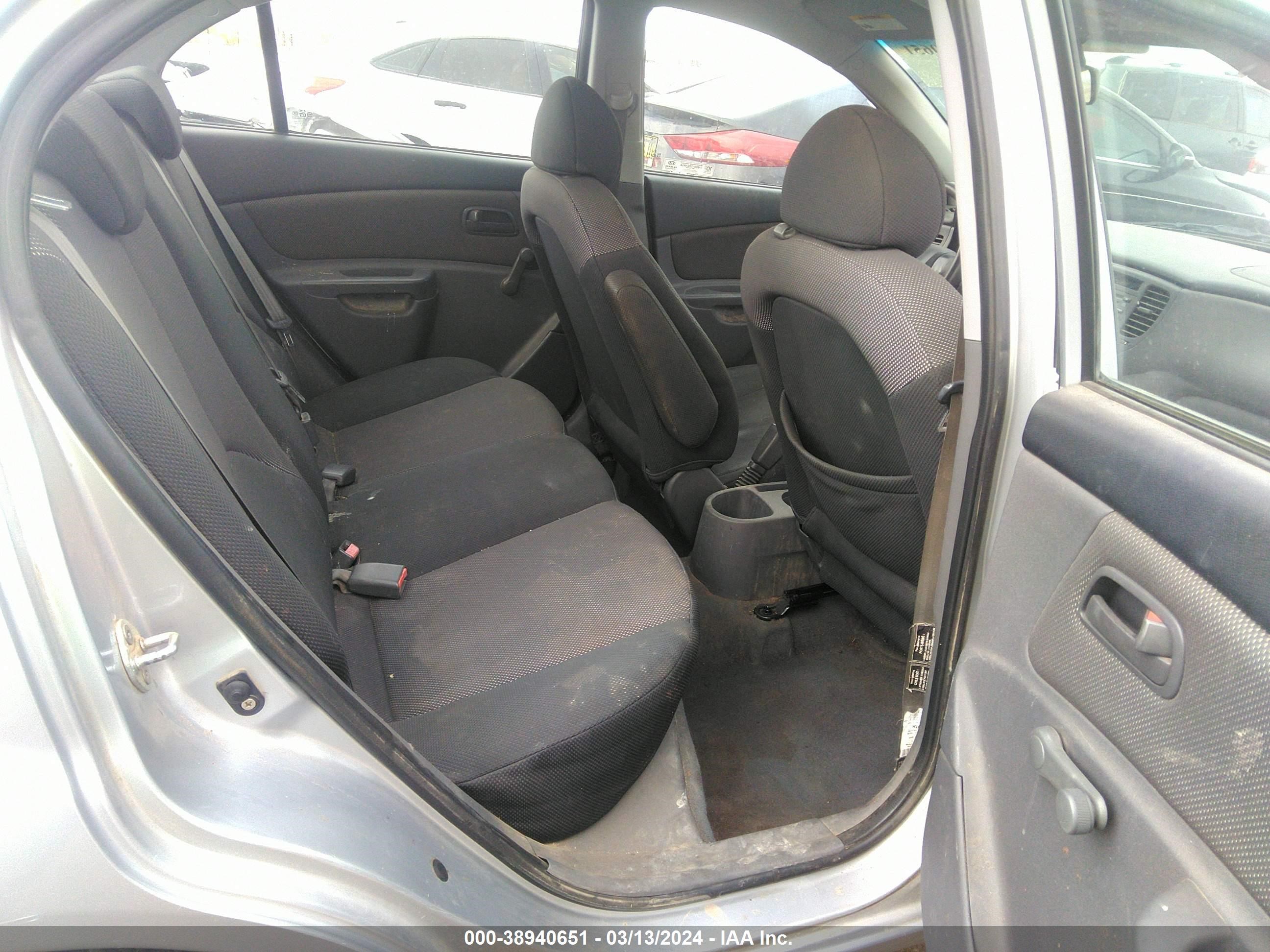 Photo 7 VIN: KNADE123186319459 - KIA RIO 