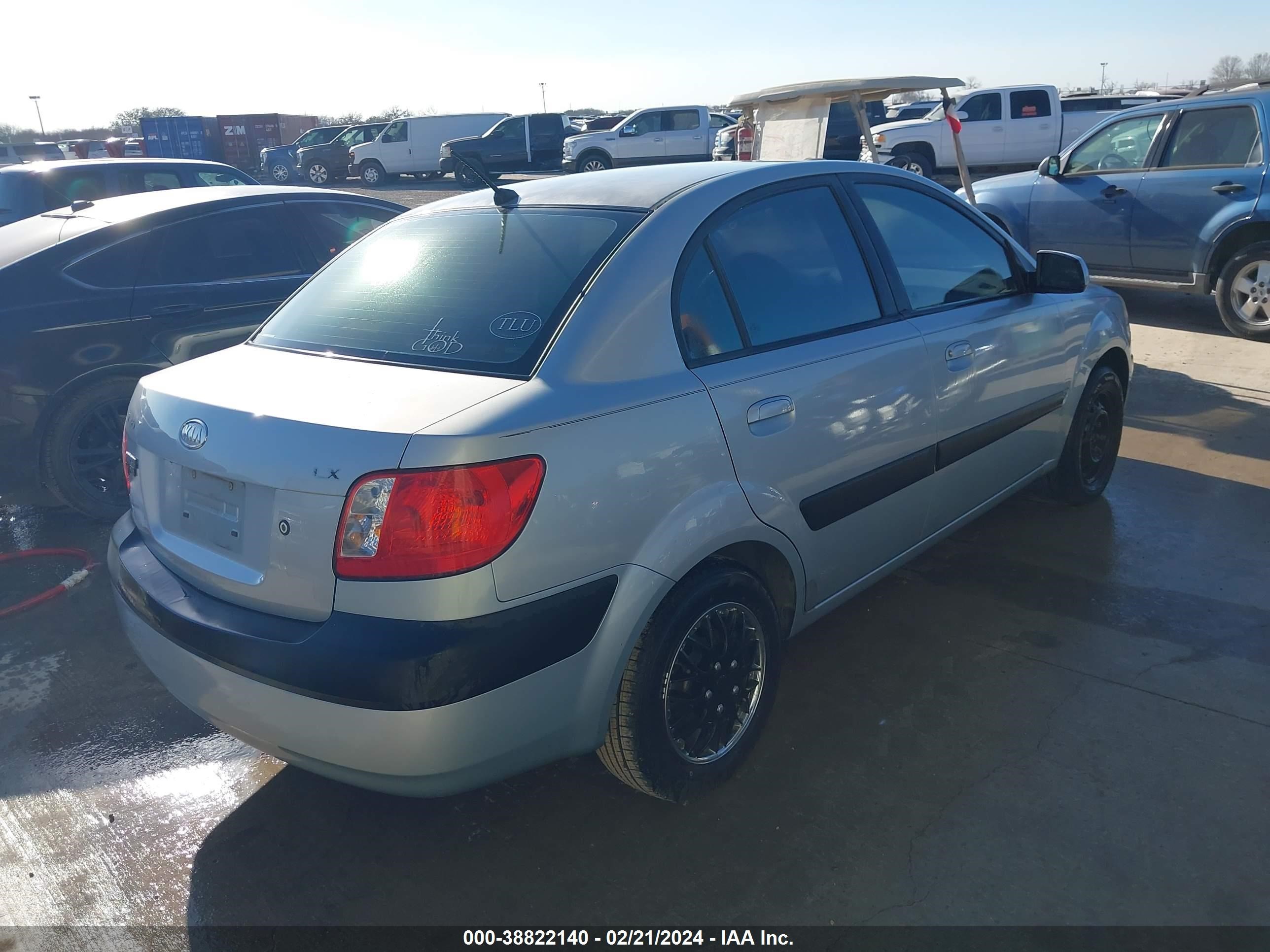 Photo 3 VIN: KNADE123676220716 - KIA RIO 