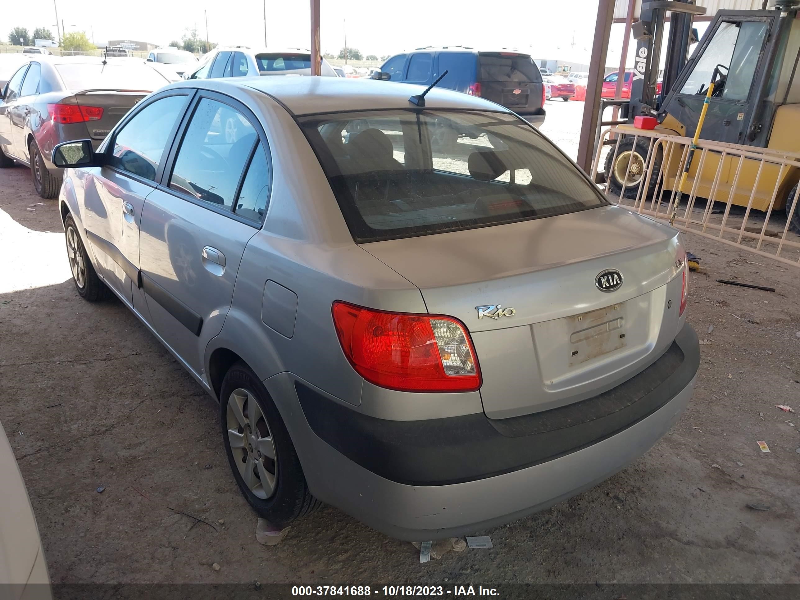 Photo 2 VIN: KNADE123676235989 - KIA RIO 