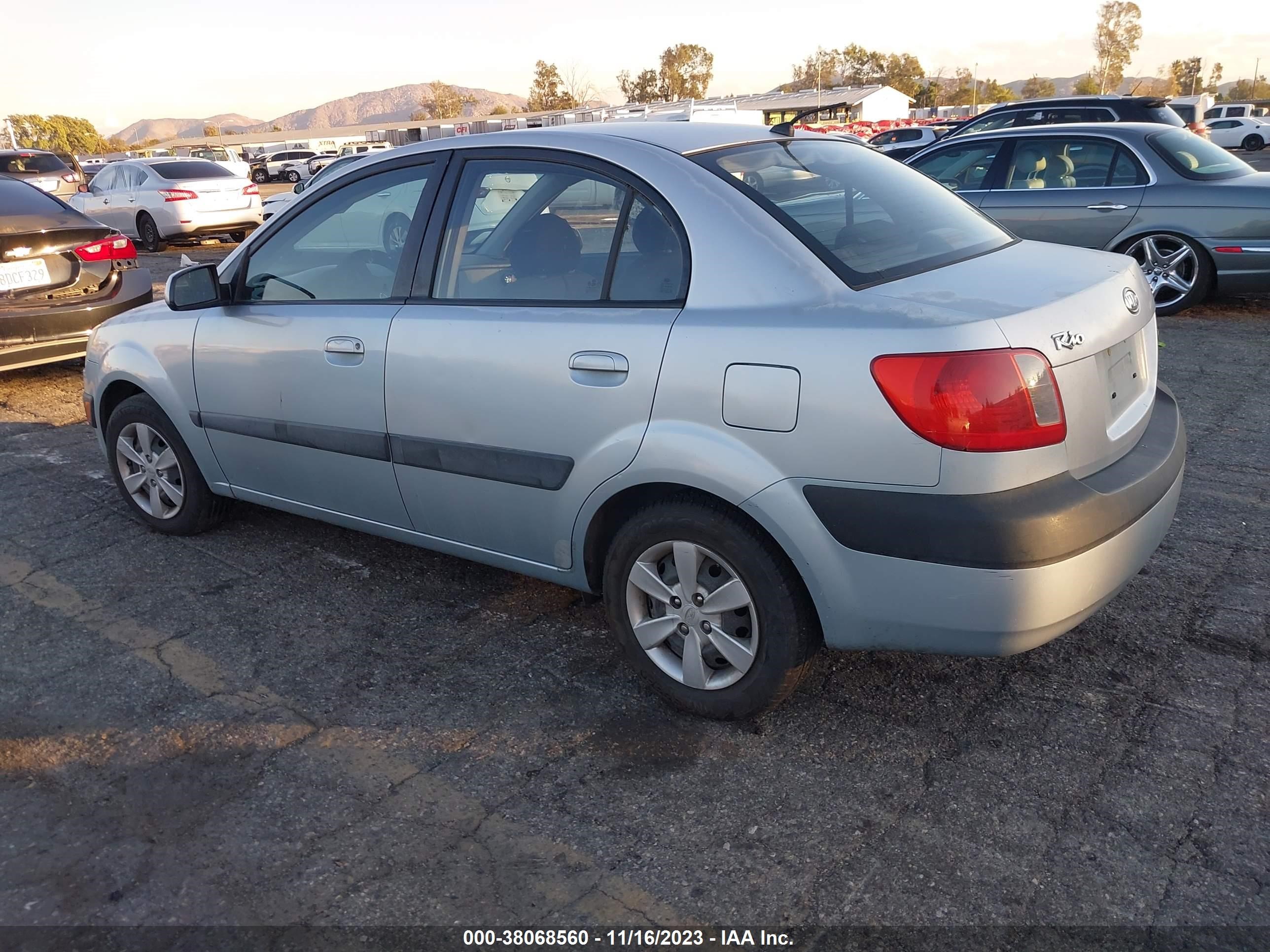 Photo 2 VIN: KNADE123686364963 - KIA RIO 