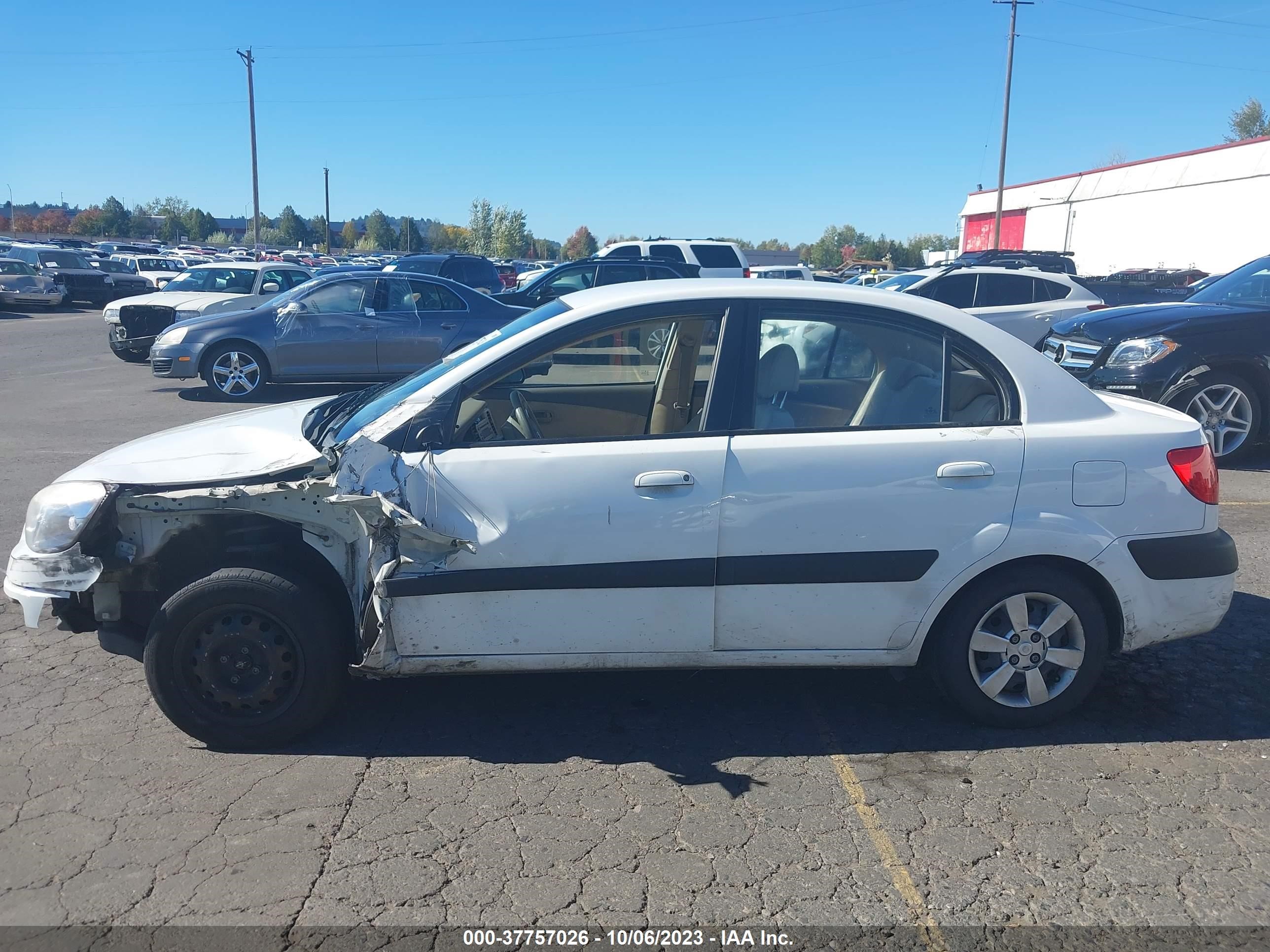 Photo 13 VIN: KNADE123776258410 - KIA RIO 