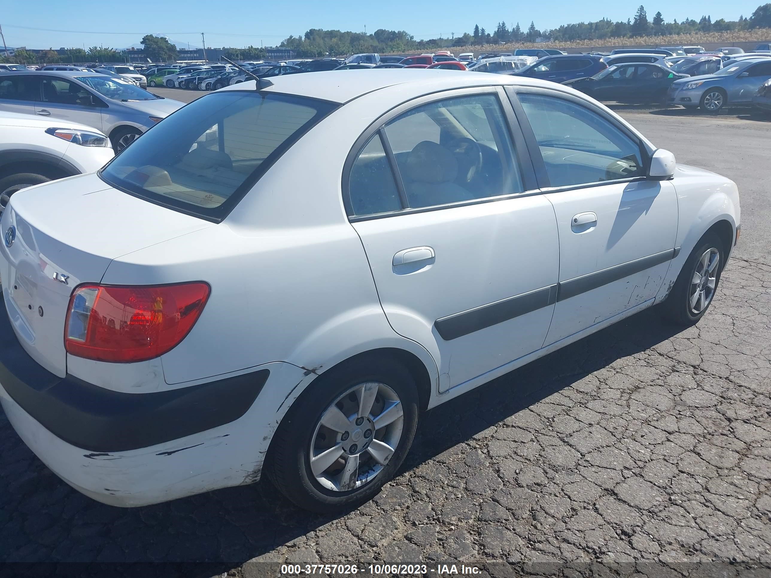 Photo 3 VIN: KNADE123776258410 - KIA RIO 