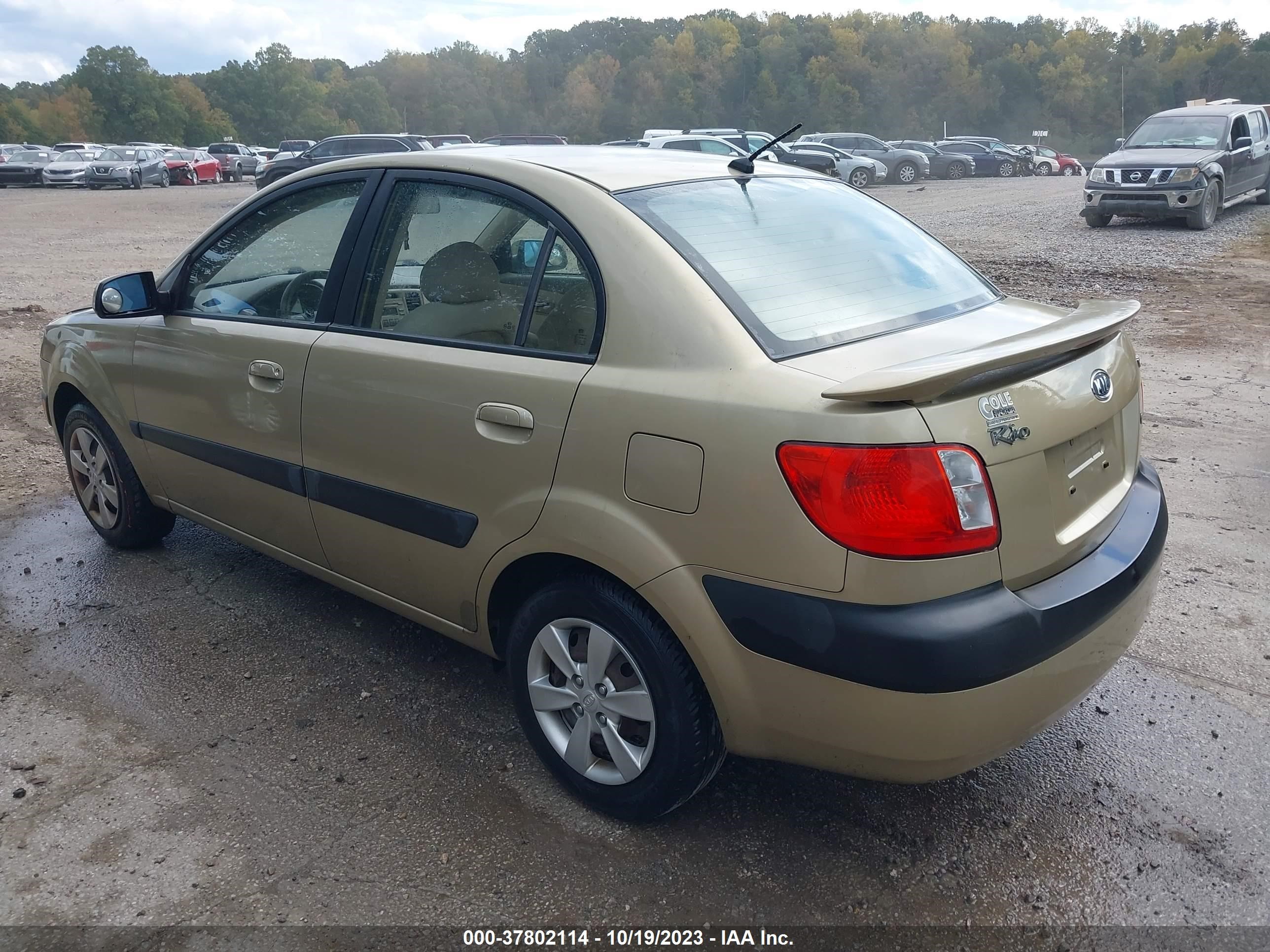 Photo 2 VIN: KNADE123786424667 - KIA RIO 