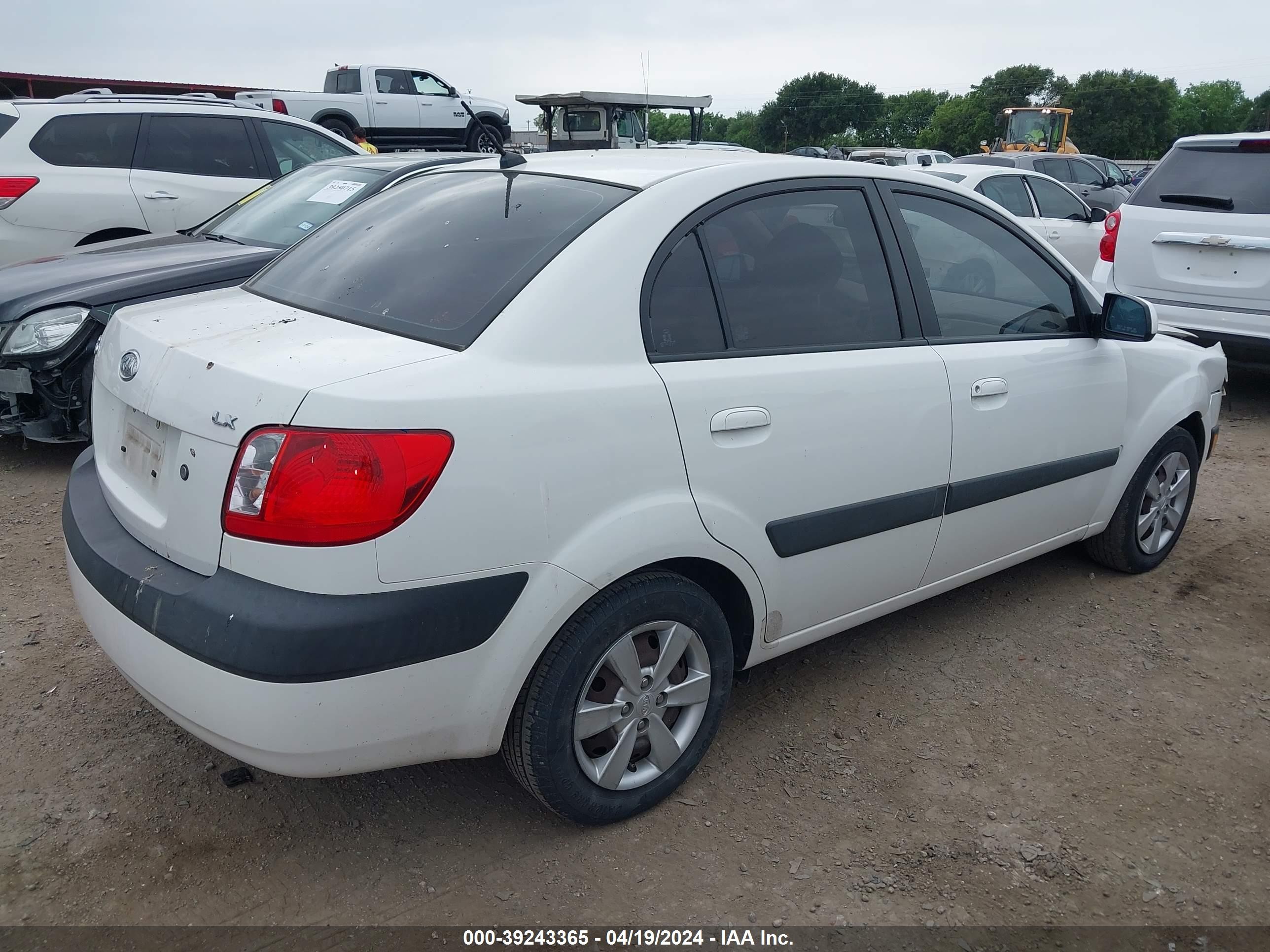 Photo 3 VIN: KNADE123886331883 - KIA RIO 