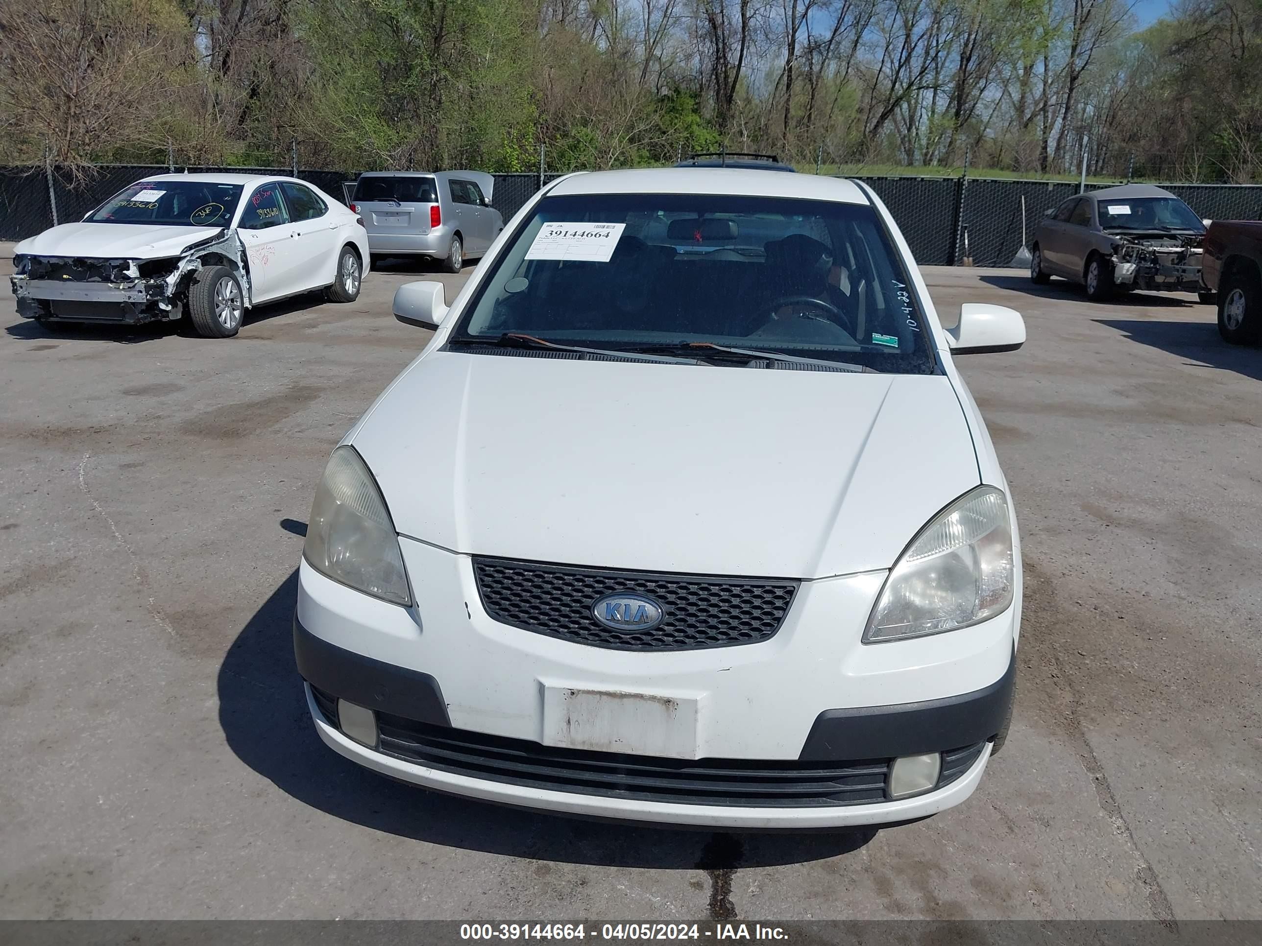 Photo 5 VIN: KNADE163886370905 - KIA RIO 