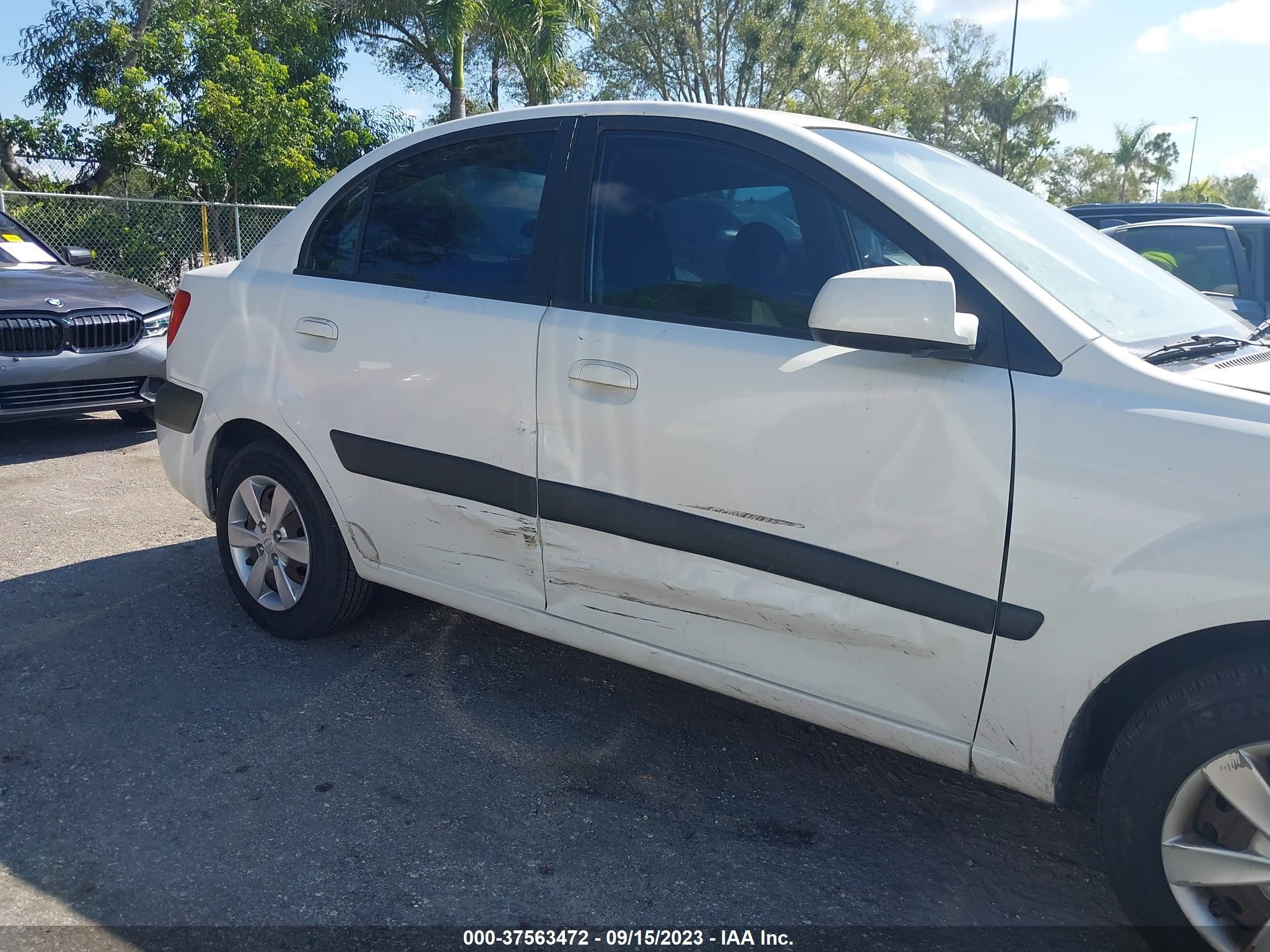 Photo 11 VIN: KNADE223X96553719 - KIA RIO 