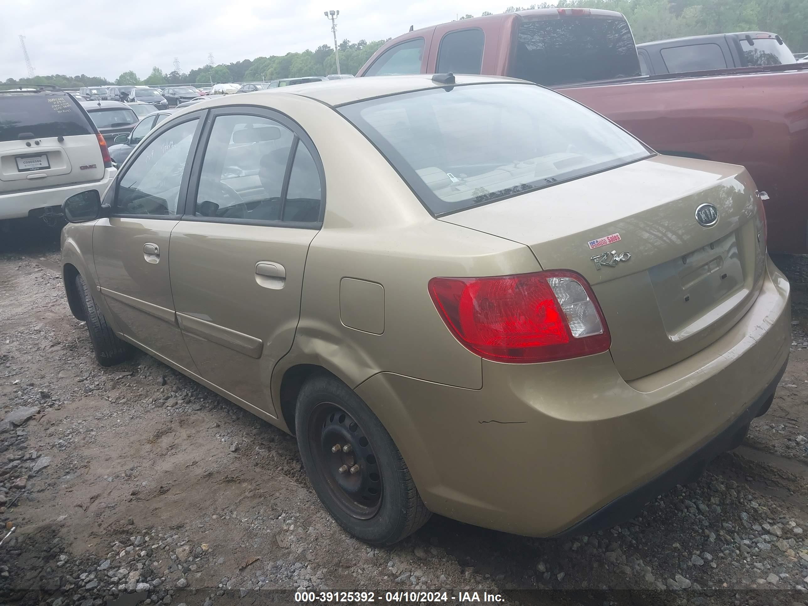 Photo 2 VIN: KNADH4A3XB6940927 - KIA RIO 