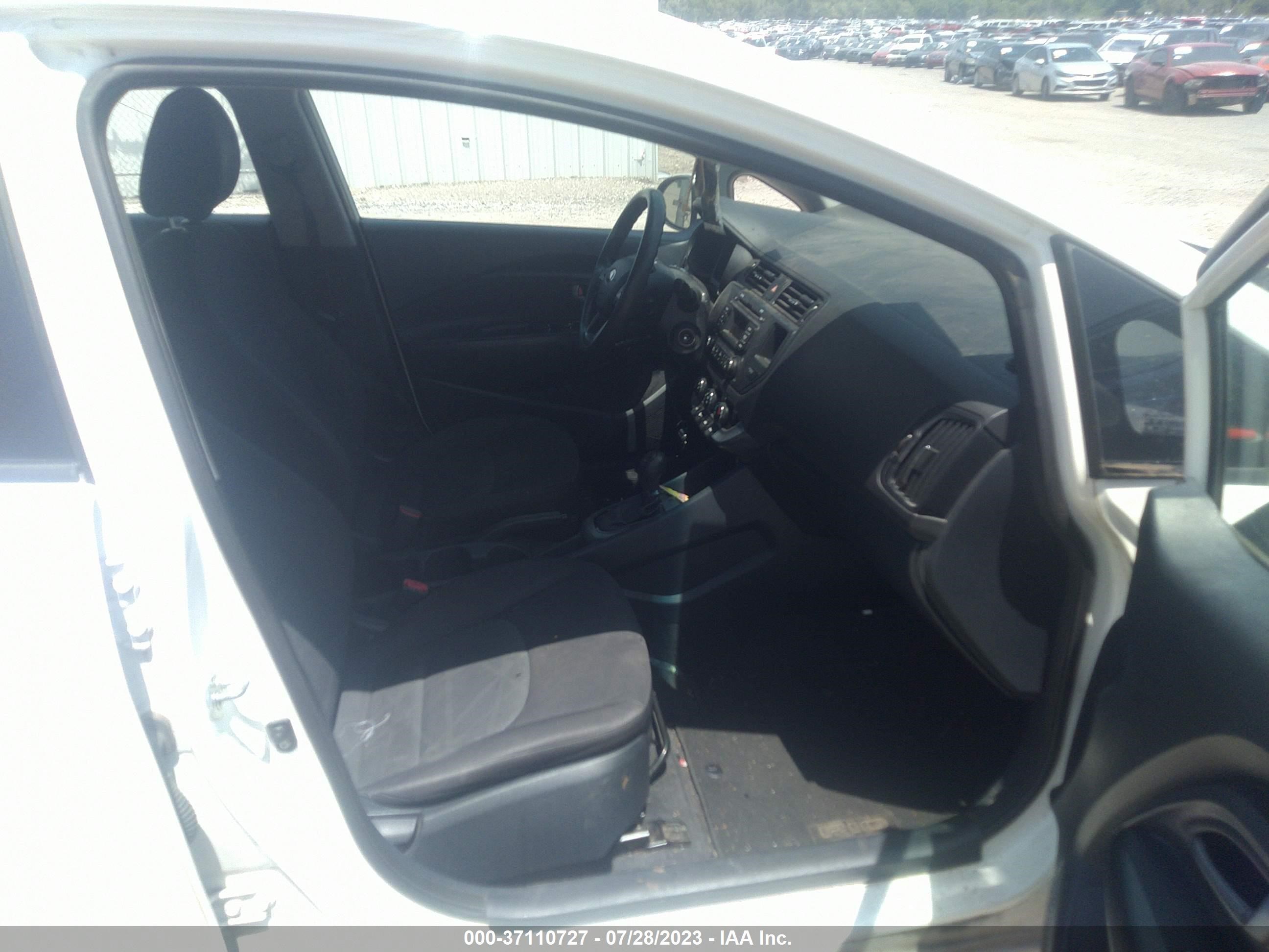 Photo 4 VIN: KNADM4A31F6504467 - KIA RIO 