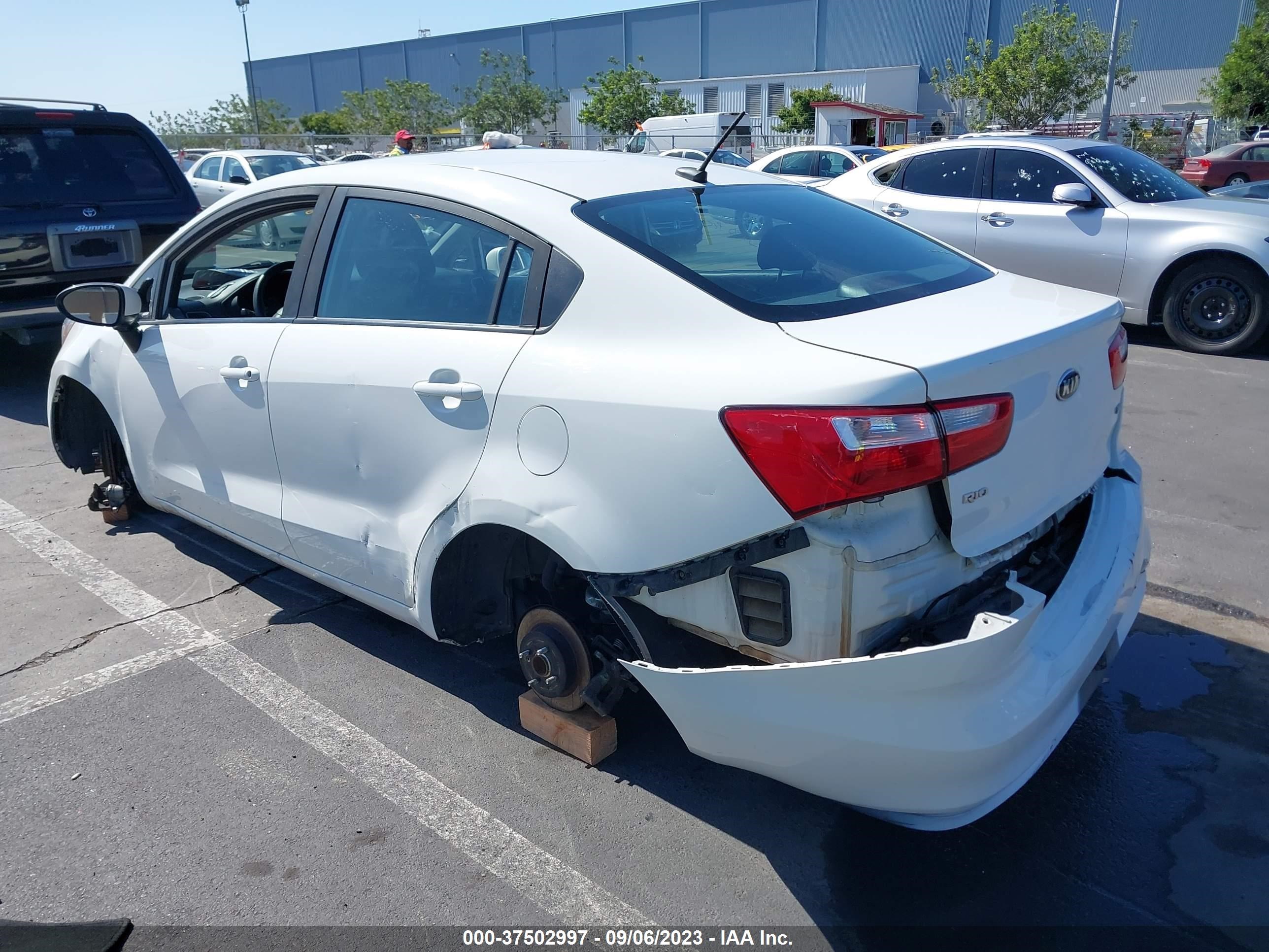 Photo 2 VIN: KNADM4A32H6027132 - KIA RIO 