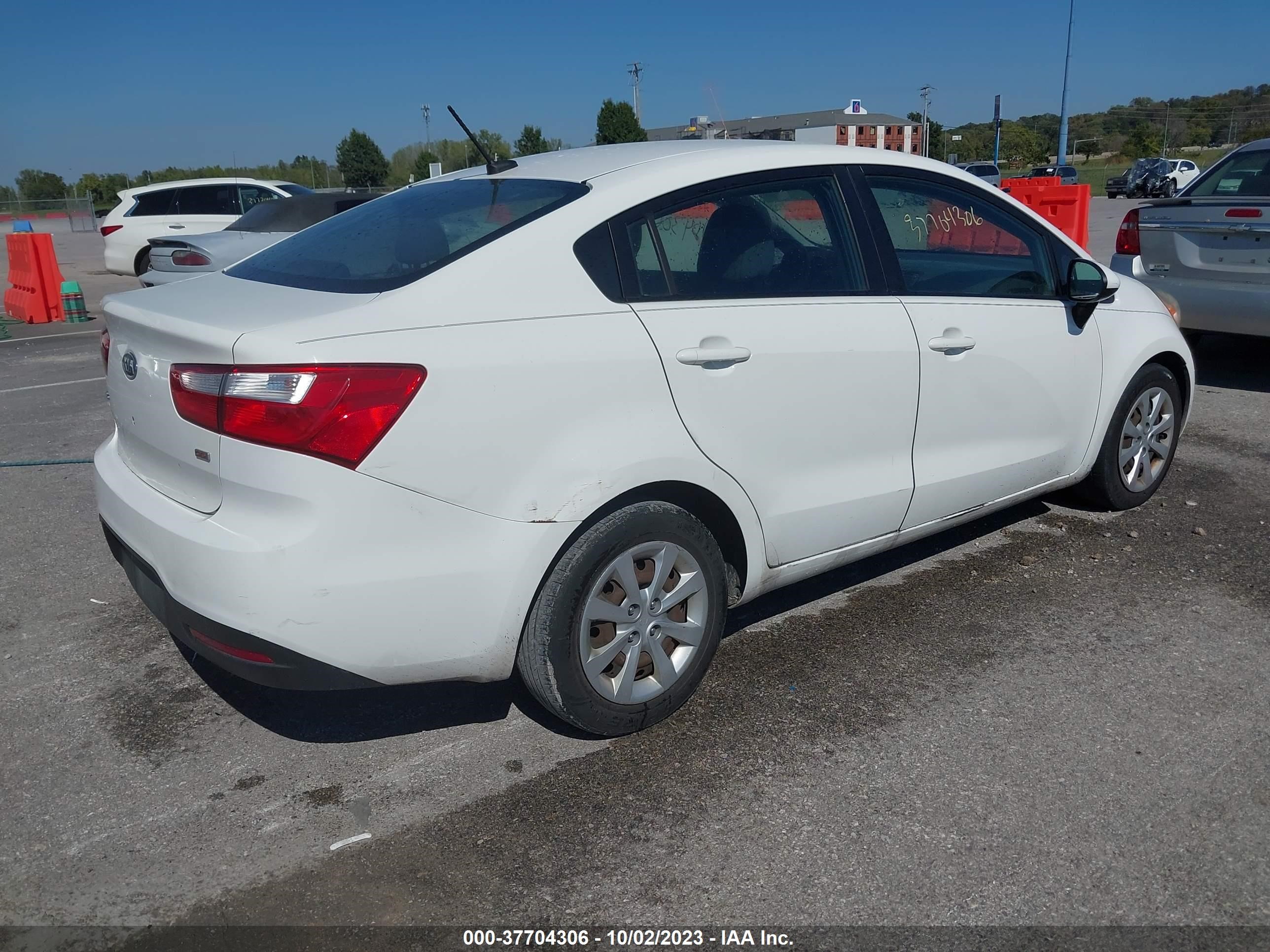 Photo 3 VIN: KNADM4A33C6075716 - KIA RIO 