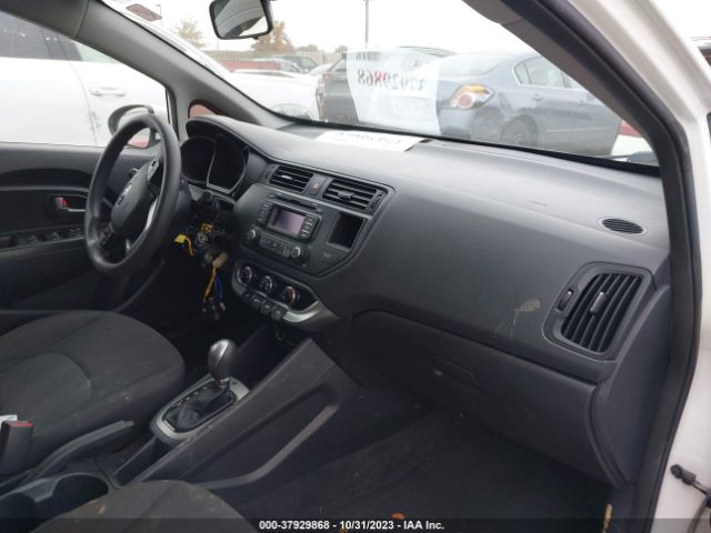 Photo 4 VIN: KNADM4A33E6370172 - KIA RIO 