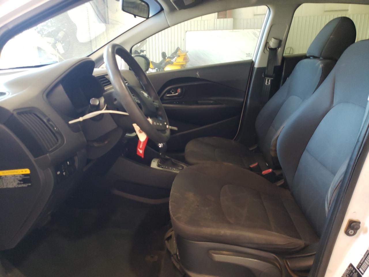 Photo 6 VIN: KNADM4A33F6464831 - KIA RIO 