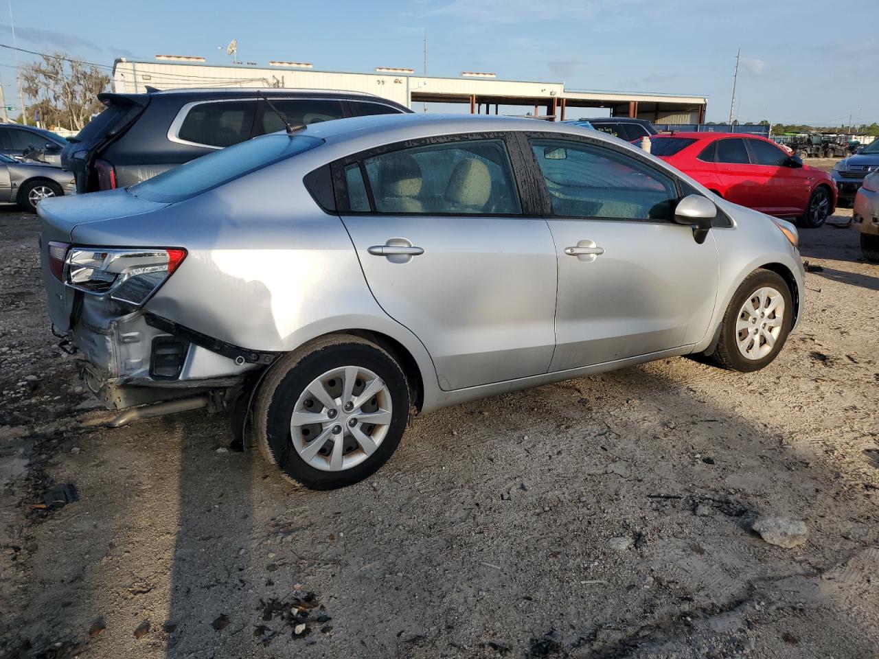 Photo 2 VIN: KNADM4A33H6085721 - KIA RIO 