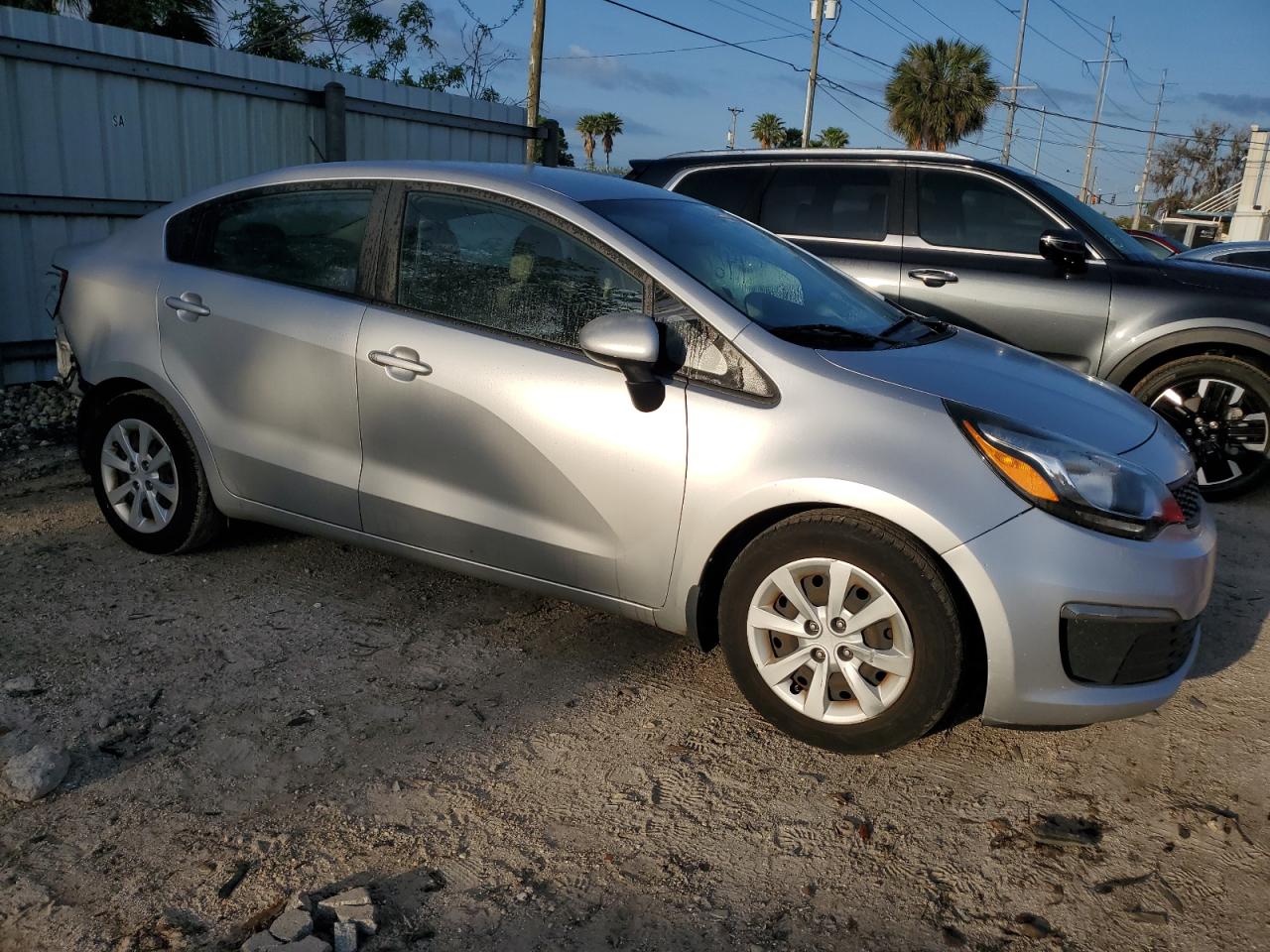 Photo 3 VIN: KNADM4A33H6085721 - KIA RIO 