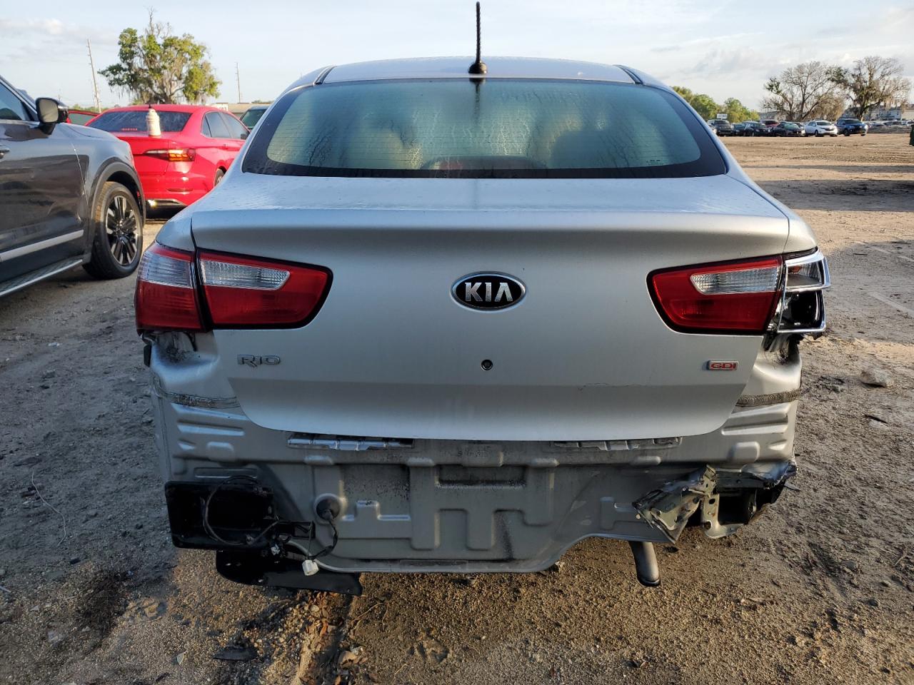 Photo 5 VIN: KNADM4A33H6085721 - KIA RIO 