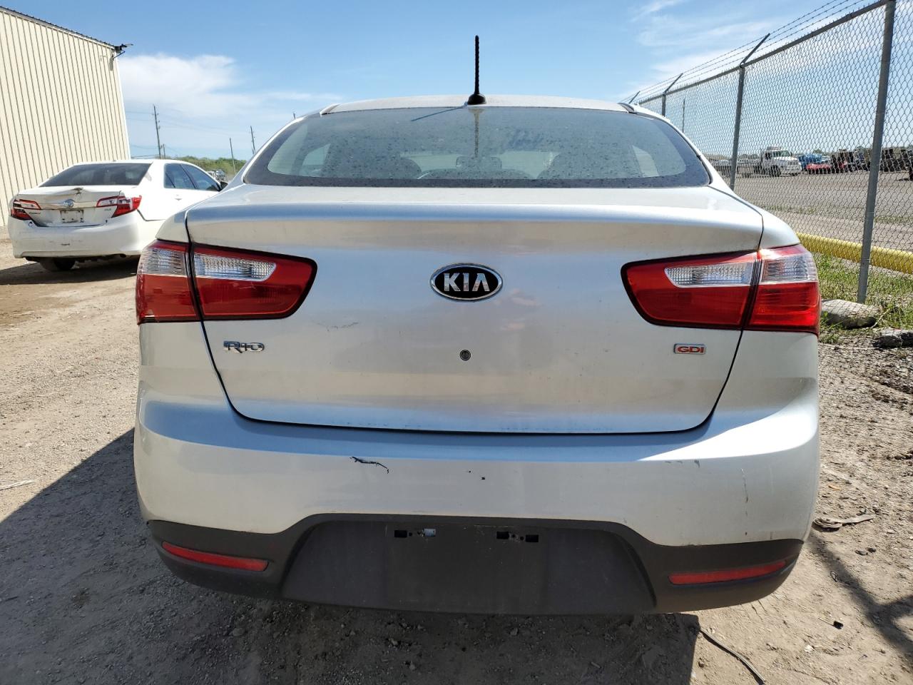 Photo 5 VIN: KNADM4A35D6185961 - KIA RIO 