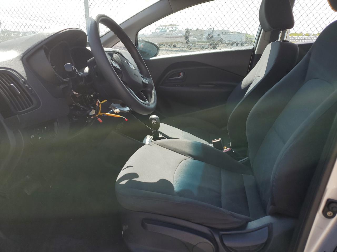 Photo 6 VIN: KNADM4A35D6185961 - KIA RIO 