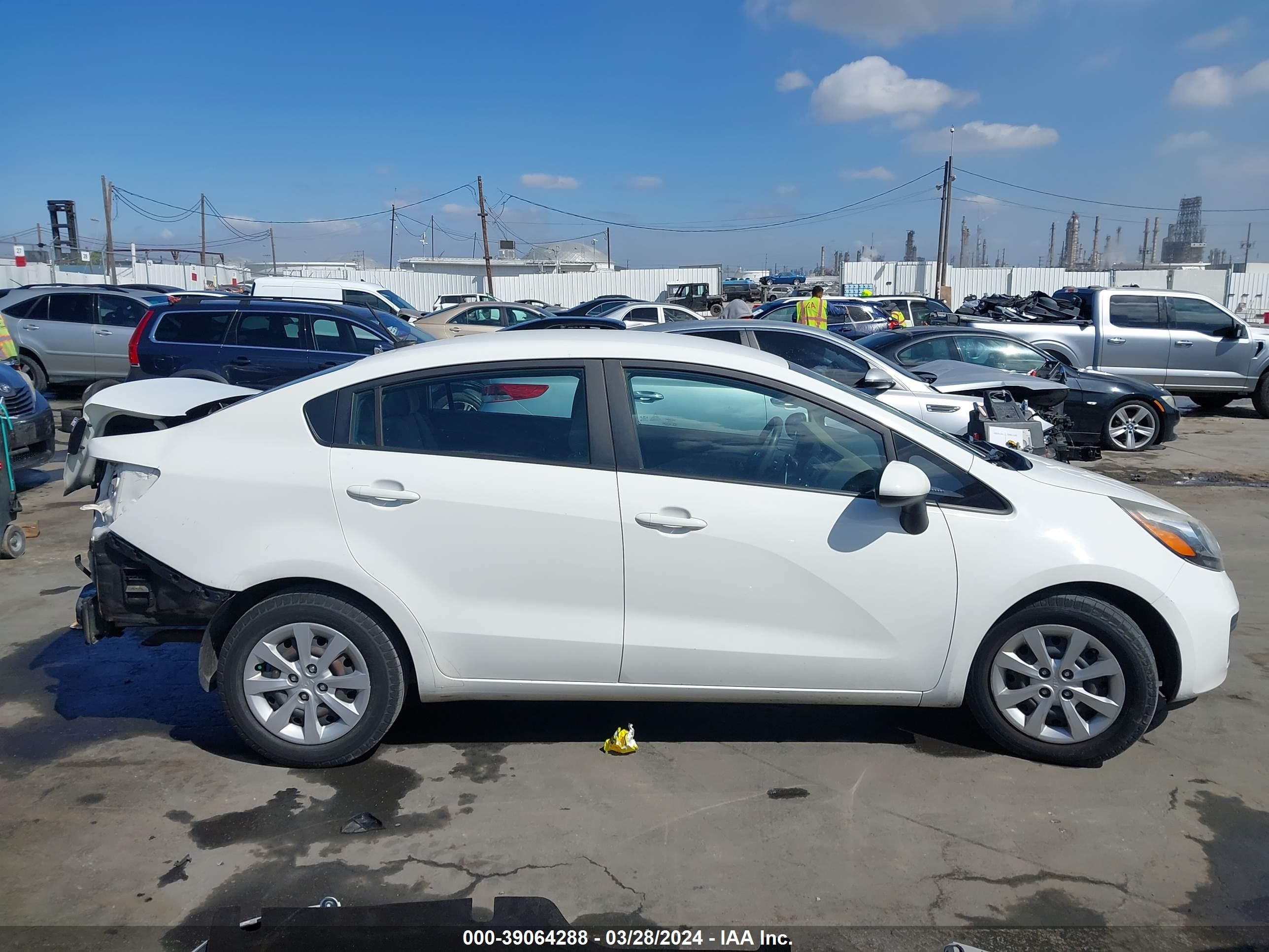 Photo 13 VIN: KNADM4A35F6505069 - KIA RIO 