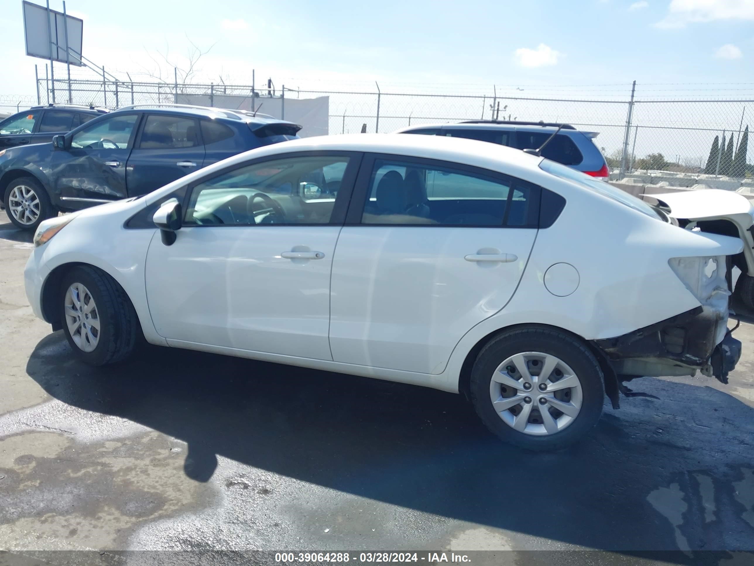 Photo 14 VIN: KNADM4A35F6505069 - KIA RIO 