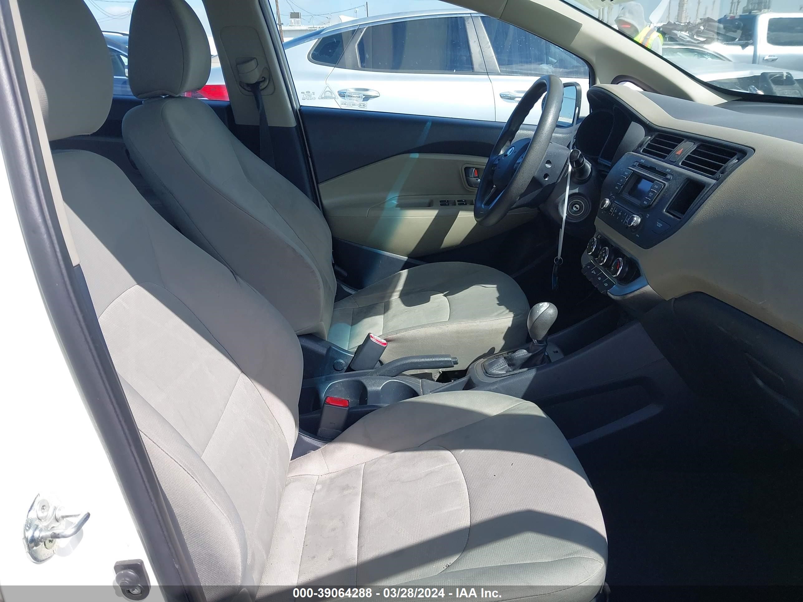 Photo 4 VIN: KNADM4A35F6505069 - KIA RIO 