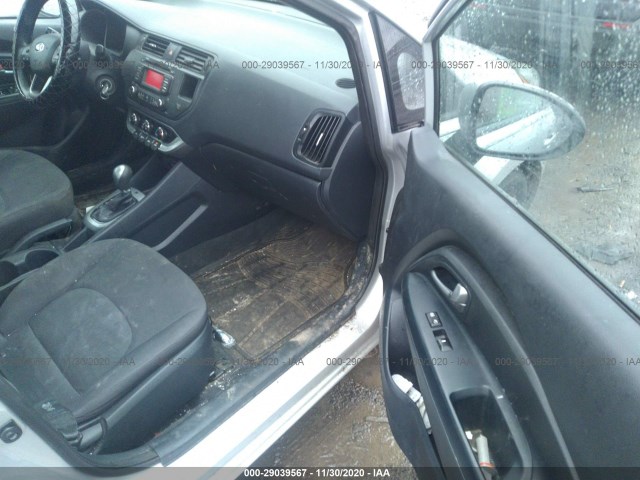 Photo 4 VIN: KNADM4A37E6386634 - KIA RIO 