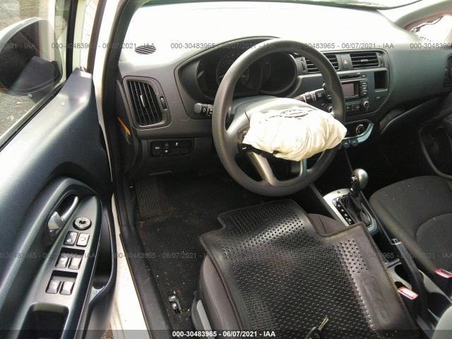 Photo 4 VIN: KNADM4A37F6433811 - KIA RIO 