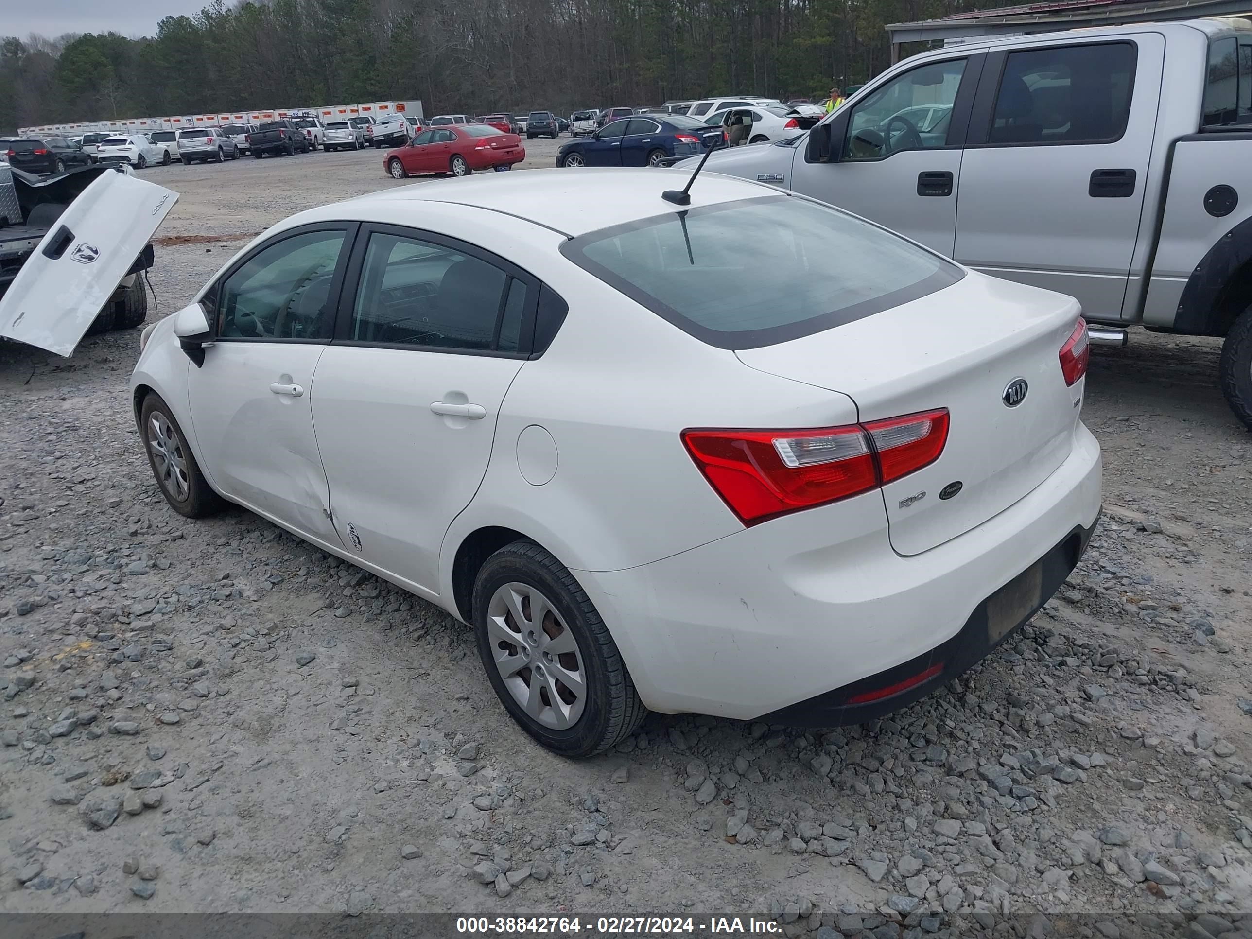 Photo 2 VIN: KNADM4A37F6454772 - KIA RIO 