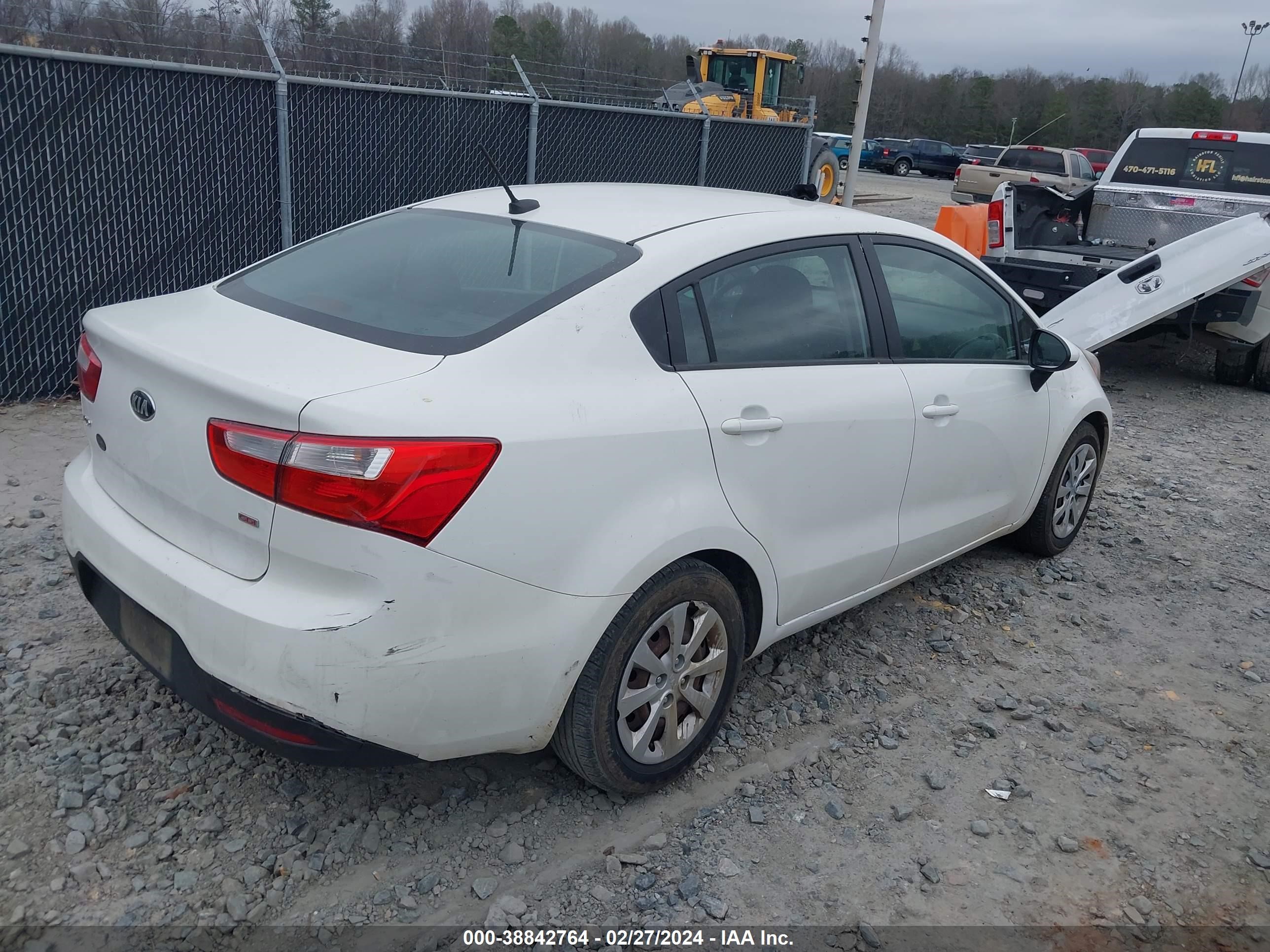 Photo 3 VIN: KNADM4A37F6454772 - KIA RIO 