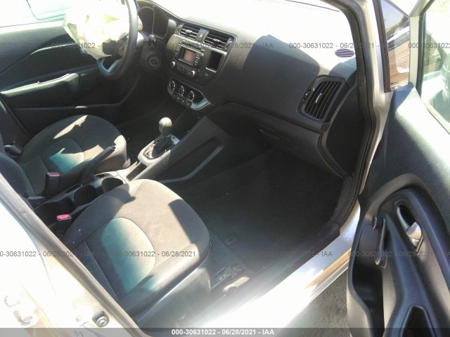 Photo 4 VIN: KNADM4A38D6233940 - KIA RIO 