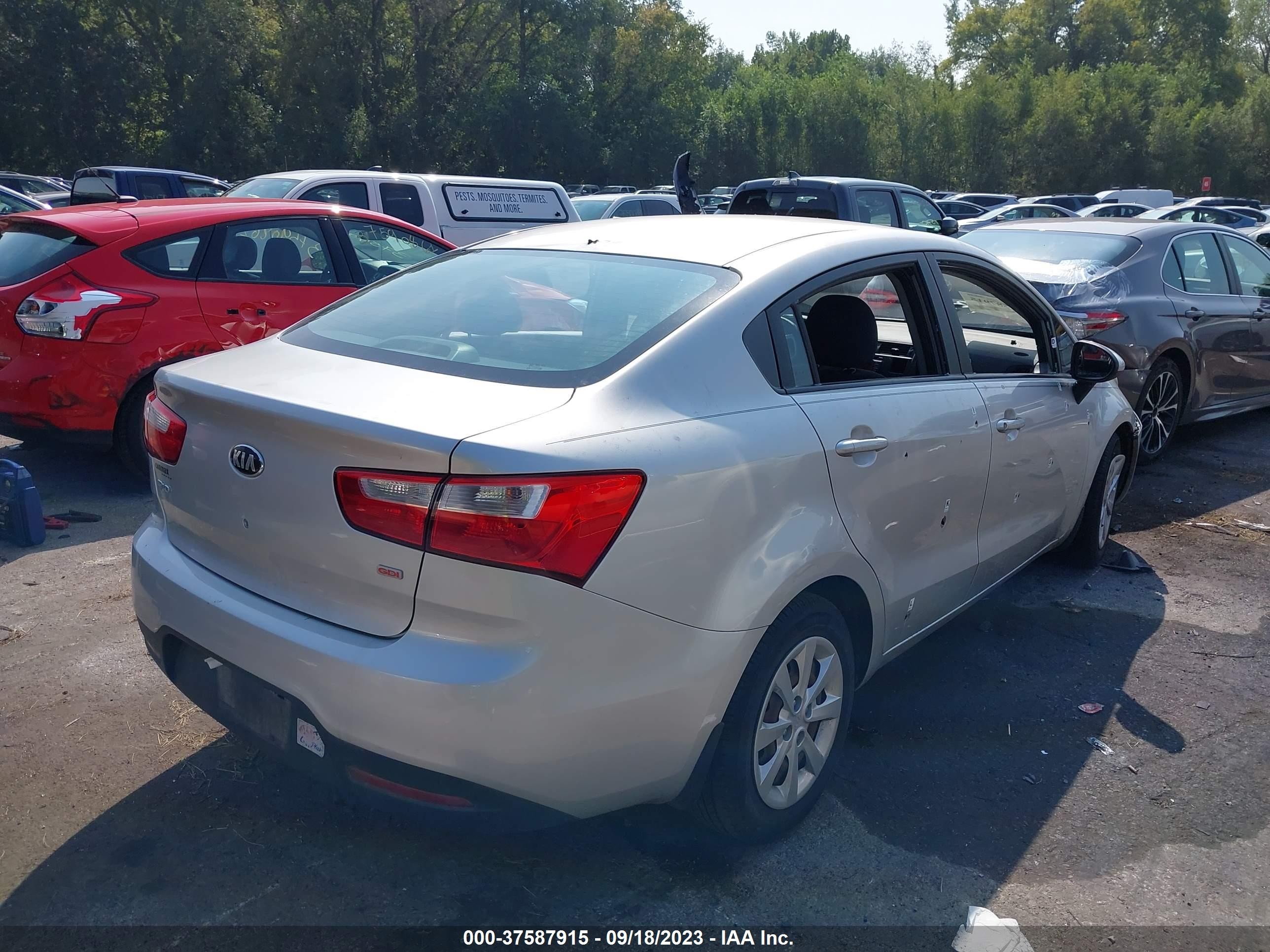 Photo 3 VIN: KNADM4A38D6293832 - KIA RIO 