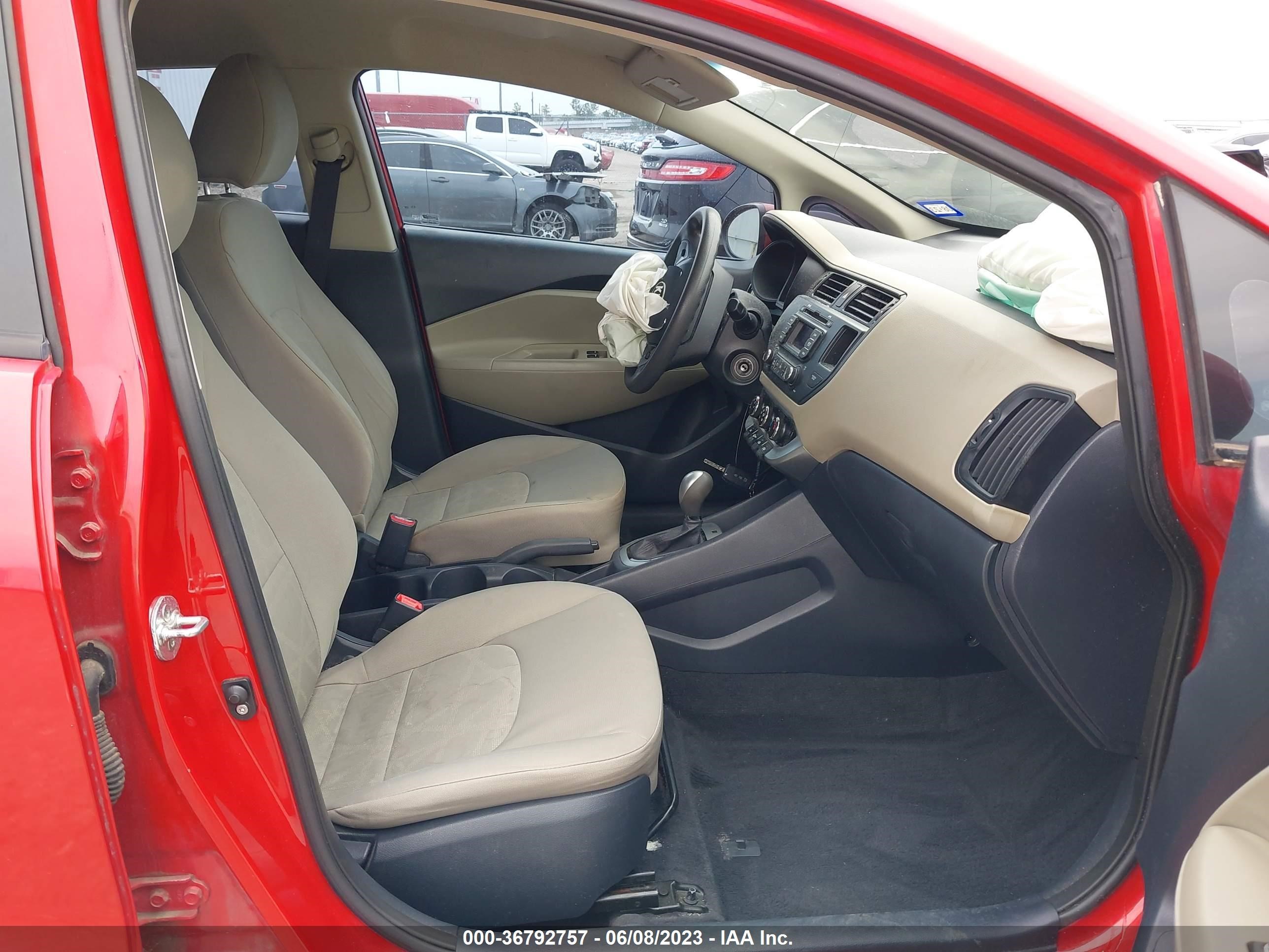 Photo 4 VIN: KNADM4A38F6440332 - KIA RIO 