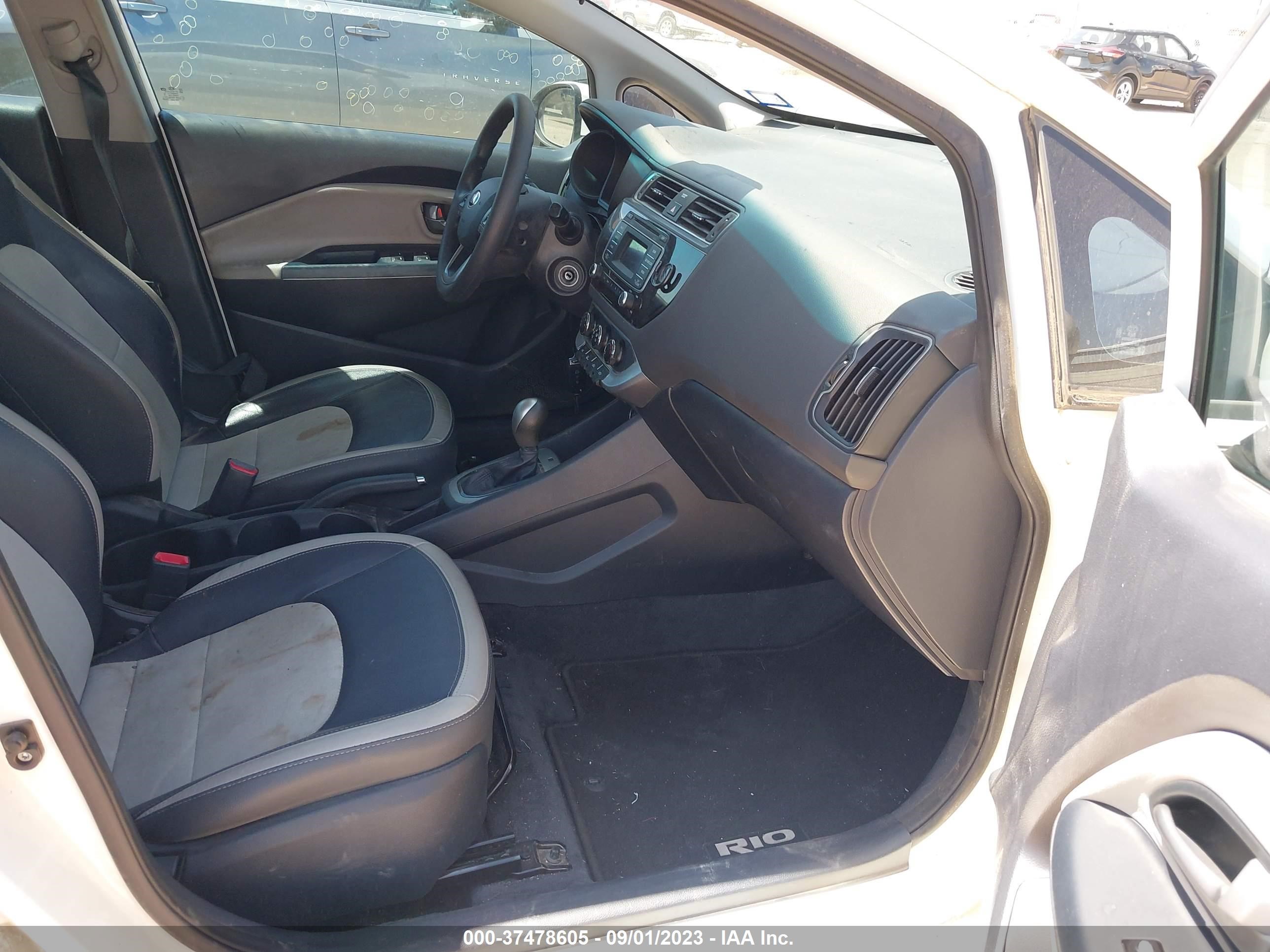 Photo 4 VIN: KNADM4A38H6071832 - KIA RIO 