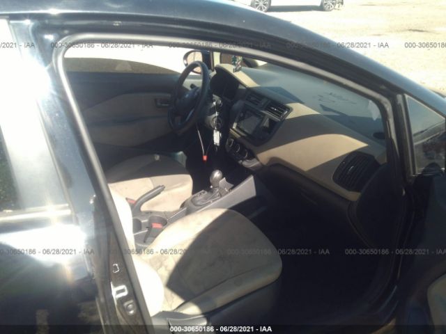 Photo 4 VIN: KNADM4A39F6438962 - KIA RIO 