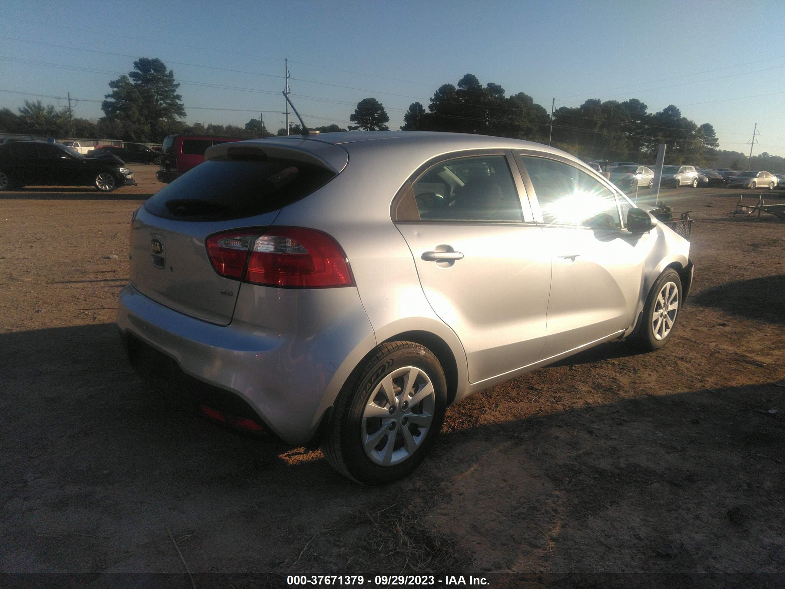 Photo 3 VIN: KNADM5A31F6517872 - KIA RIO 