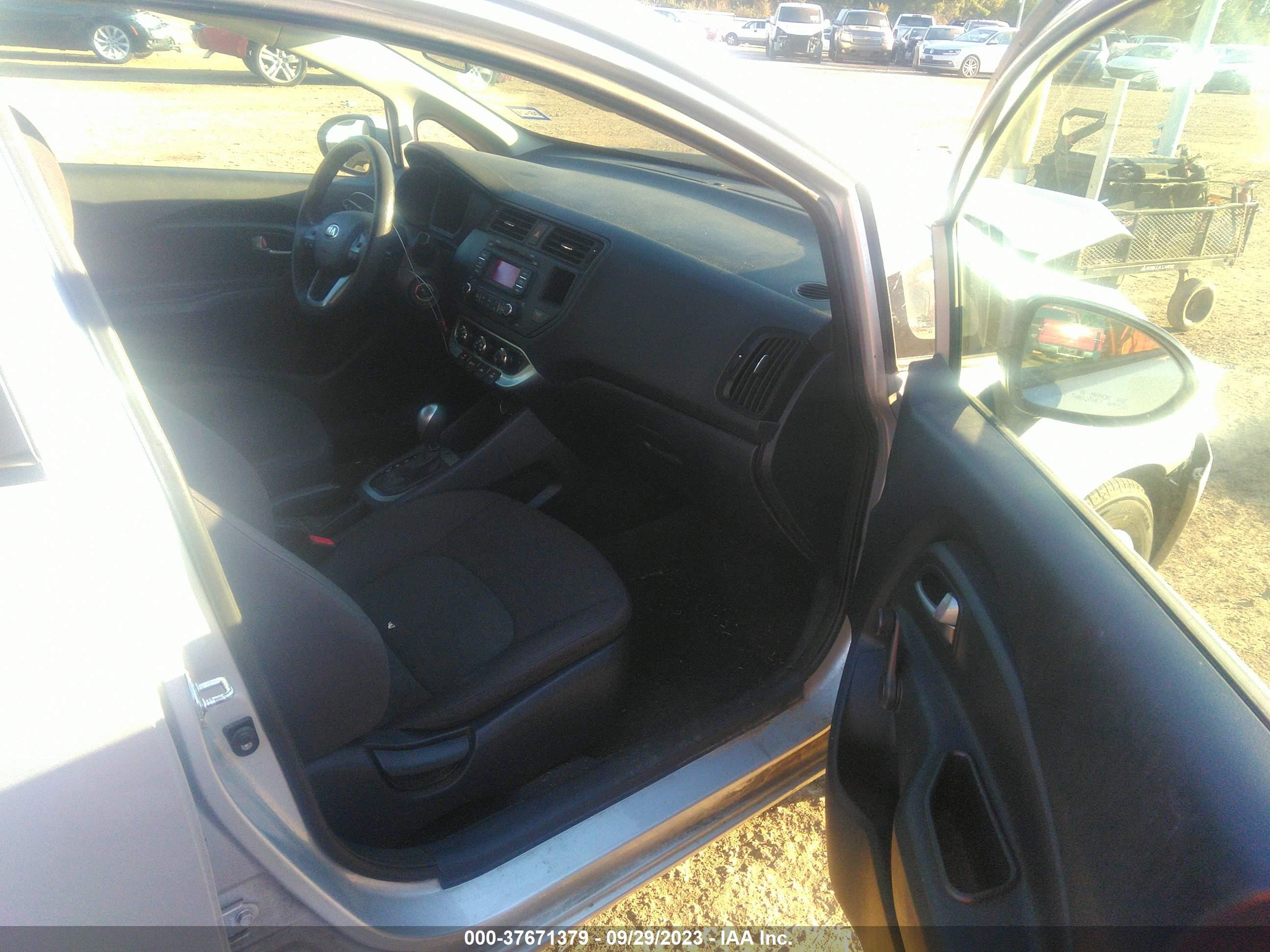 Photo 4 VIN: KNADM5A31F6517872 - KIA RIO 