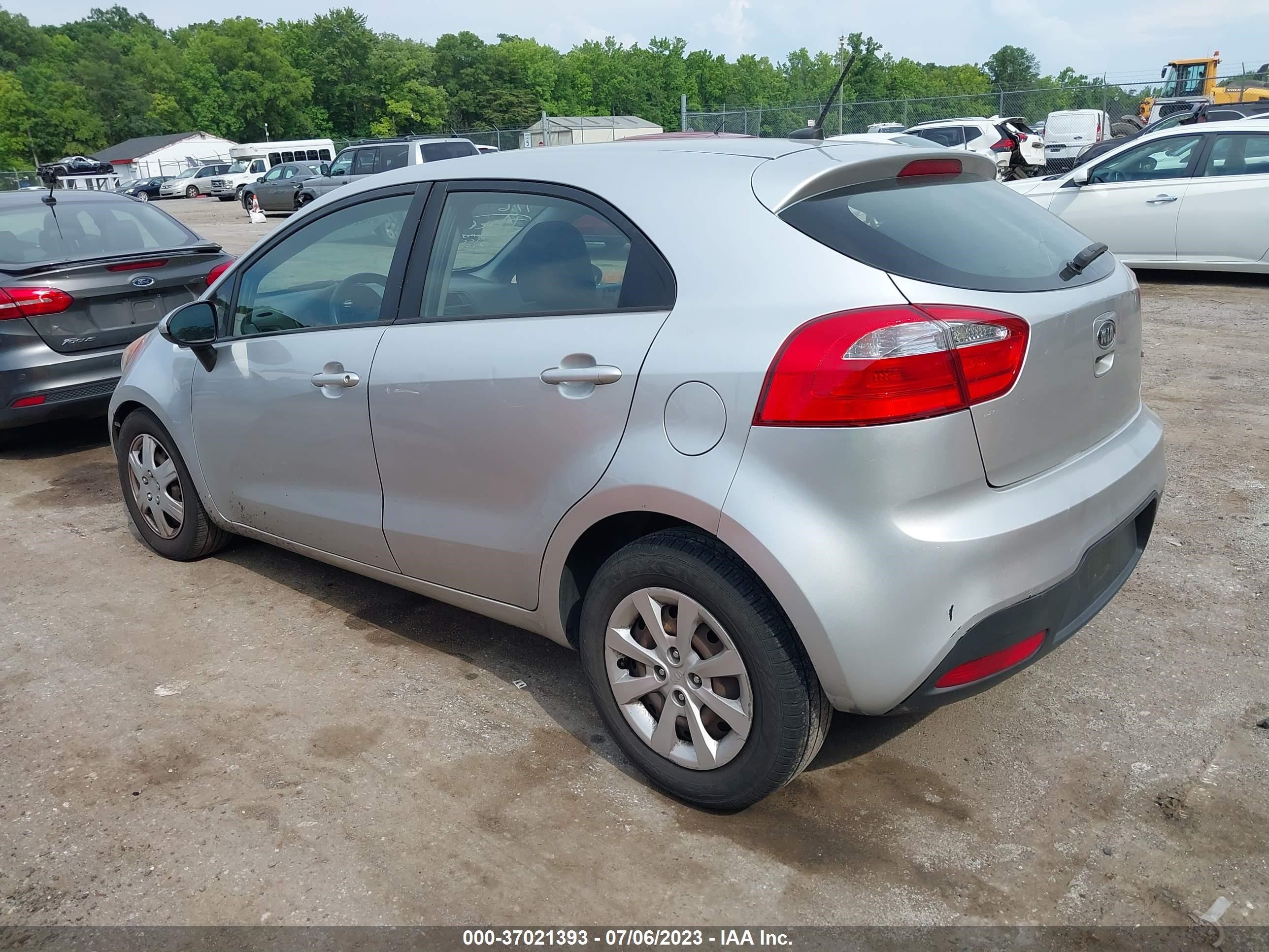 Photo 2 VIN: KNADM5A35D6105760 - KIA RIO 