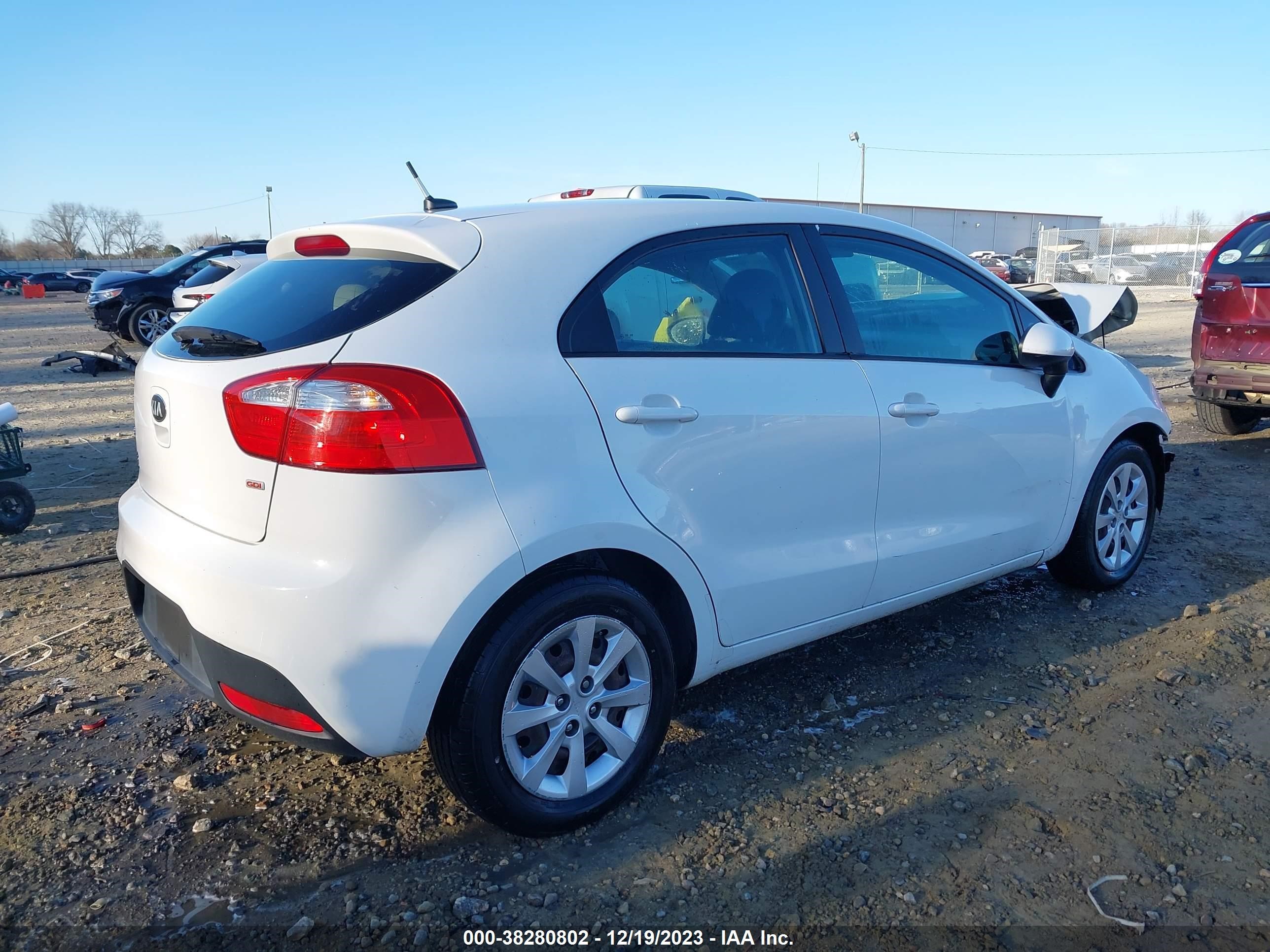 Photo 3 VIN: KNADM5A36D6229388 - KIA RIO 