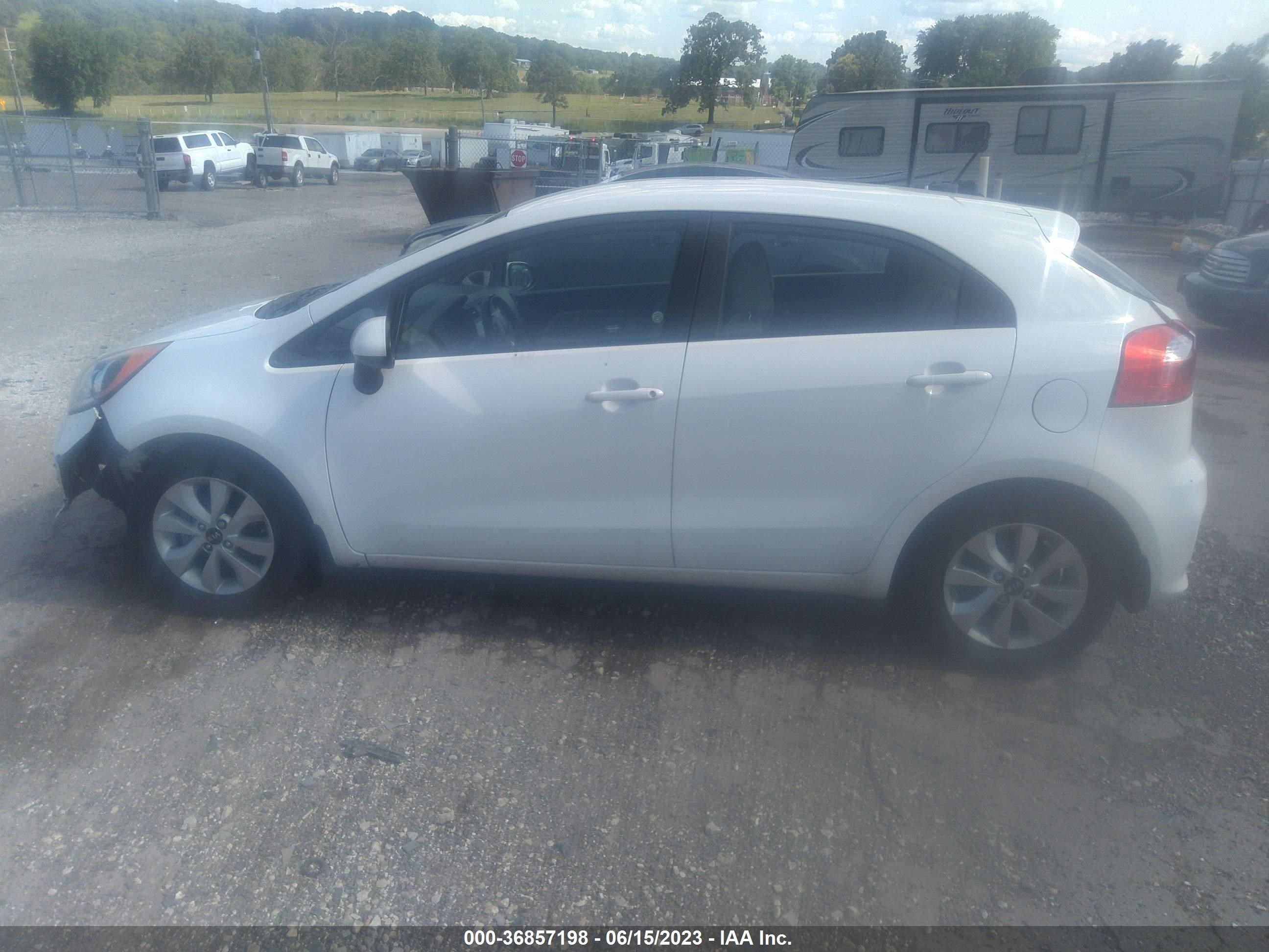 Photo 13 VIN: KNADN5A39G6629494 - KIA RIO 