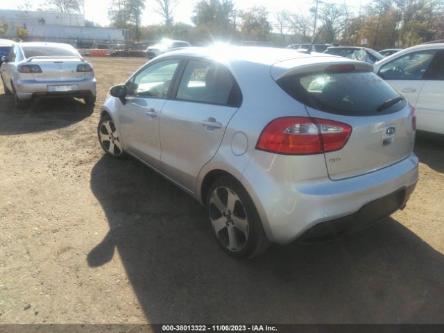 Photo 2 VIN: KNADN5A3XC6038522 - KIA RIO5 