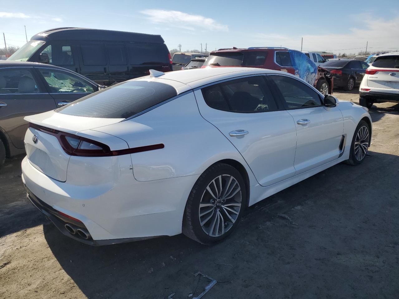 Photo 2 VIN: KNAE15LA0K6048650 - KIA STINGER 