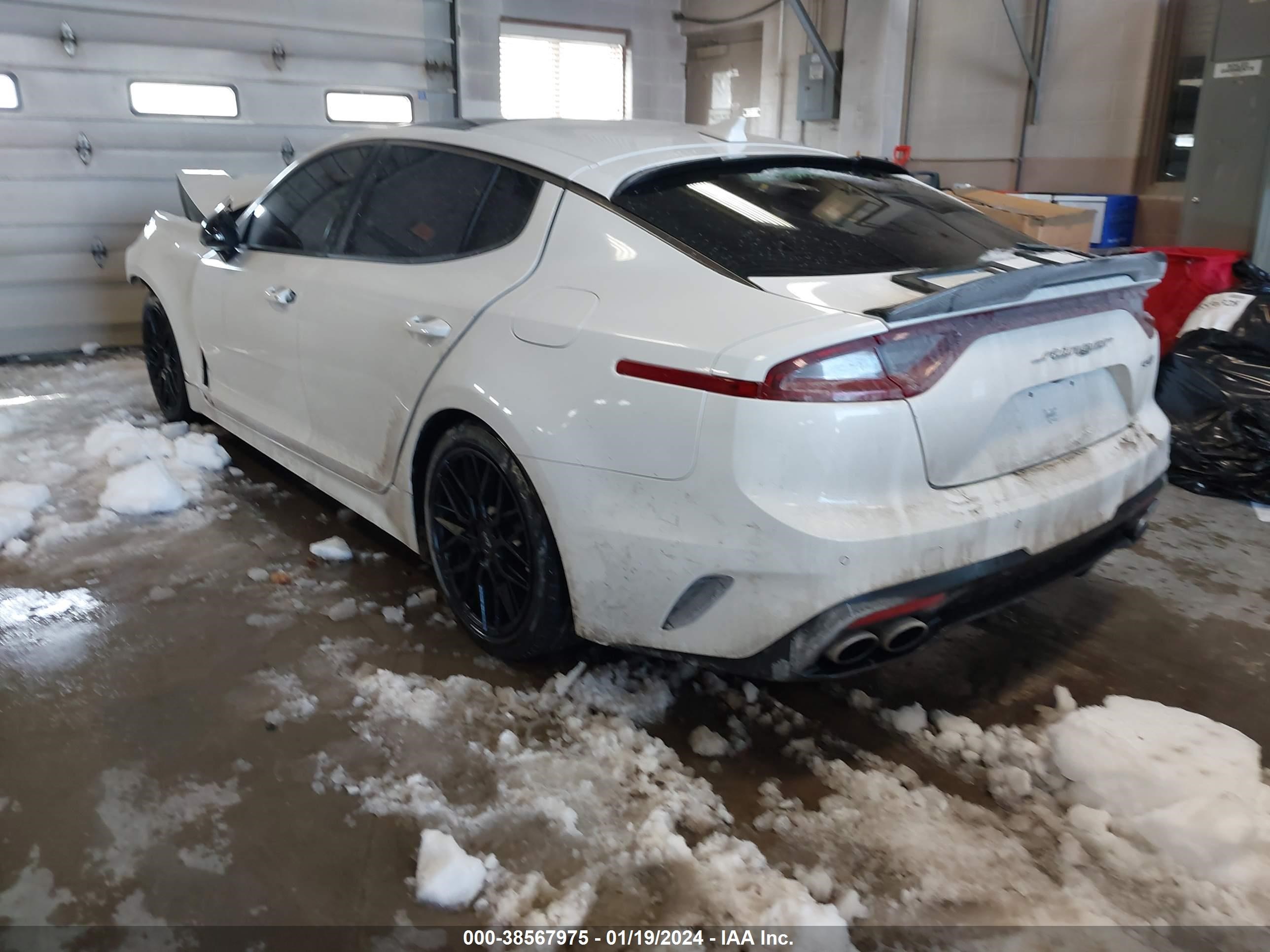 Photo 2 VIN: KNAE15LAXM6097843 - KIA STINGER 