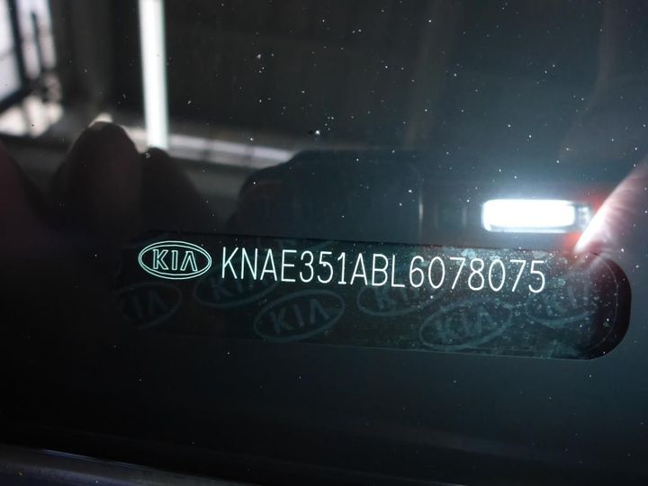 Photo 11 VIN: KNAE351ABL6078075 - KIA STINGER 